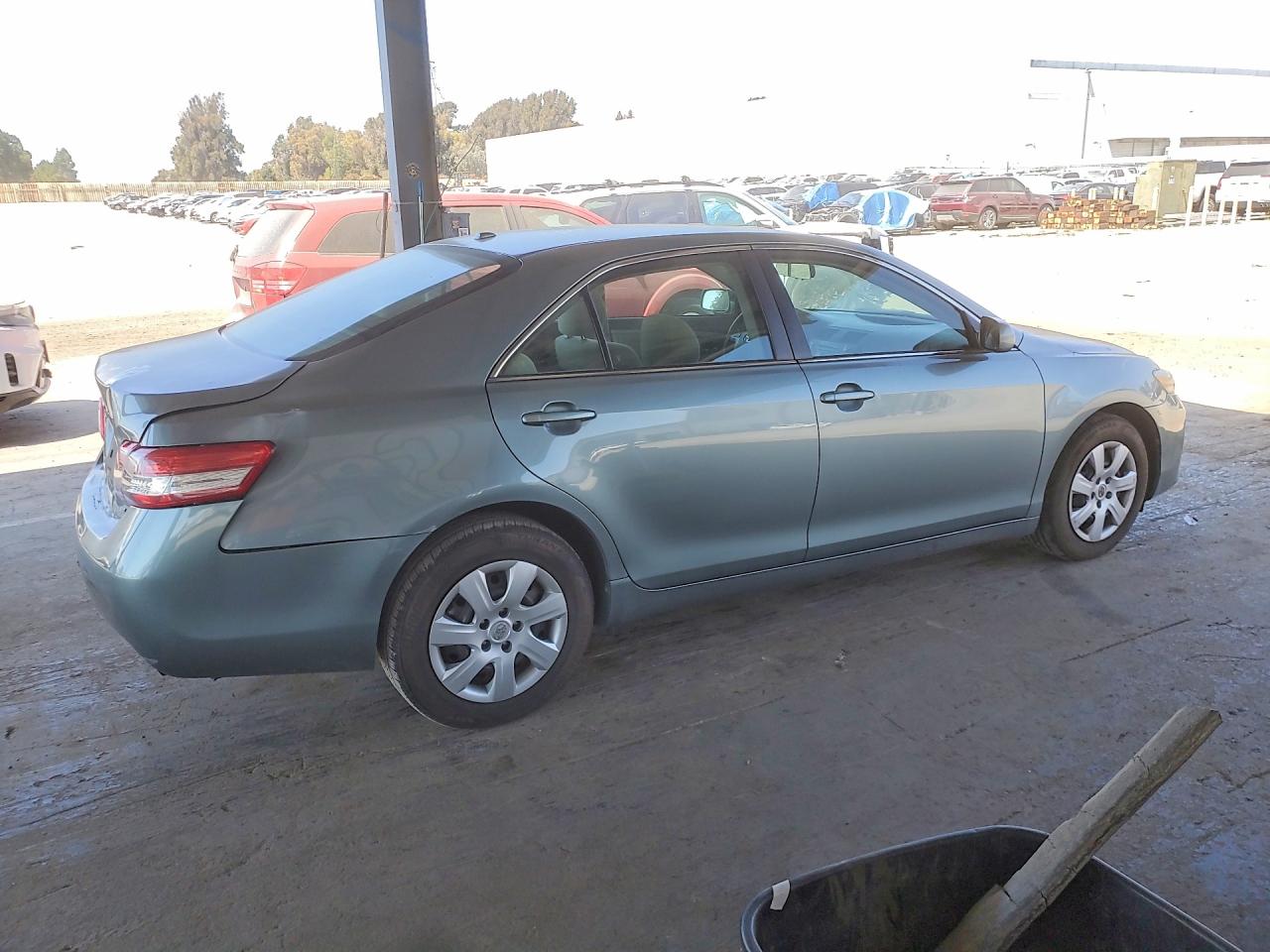 2011 Toyota Camry Le Teal vin: 4T4BF3EK7BR108650