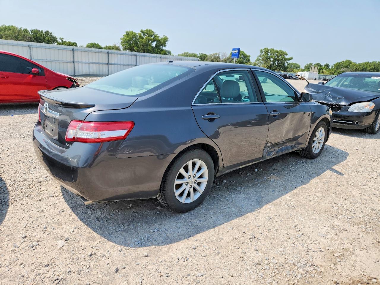 2011 Toyota Camry Xle Gray vin: 4T4BF3EK7BR110737