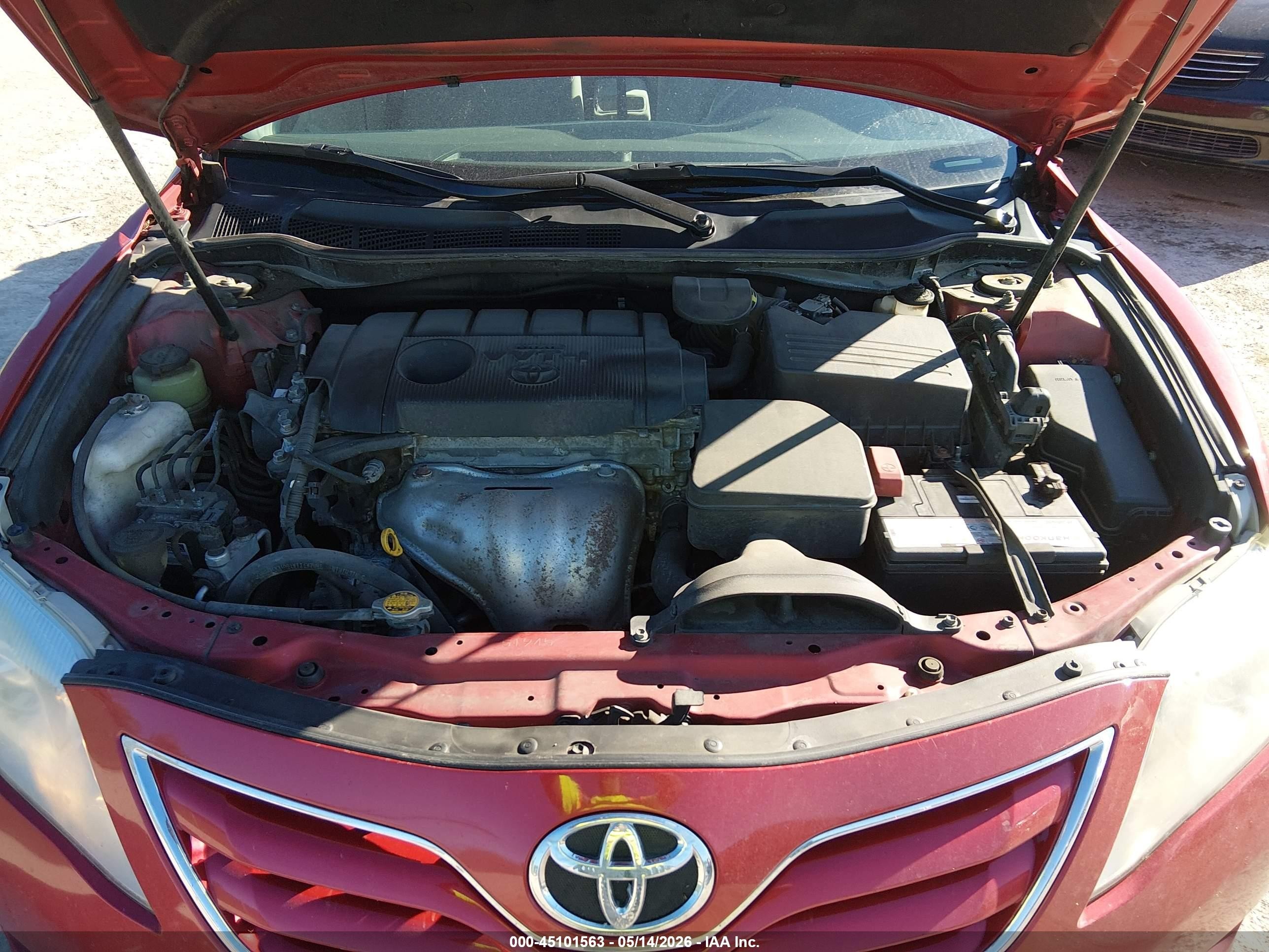 2011 Toyota Camry Le Red vin: 4T4BF3EK7BR113900