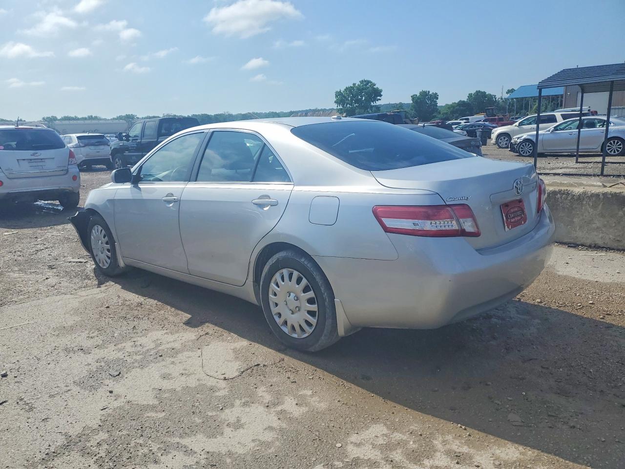 2011 Toyota Camry Le Silver vin: 4T4BF3EK7BR119809