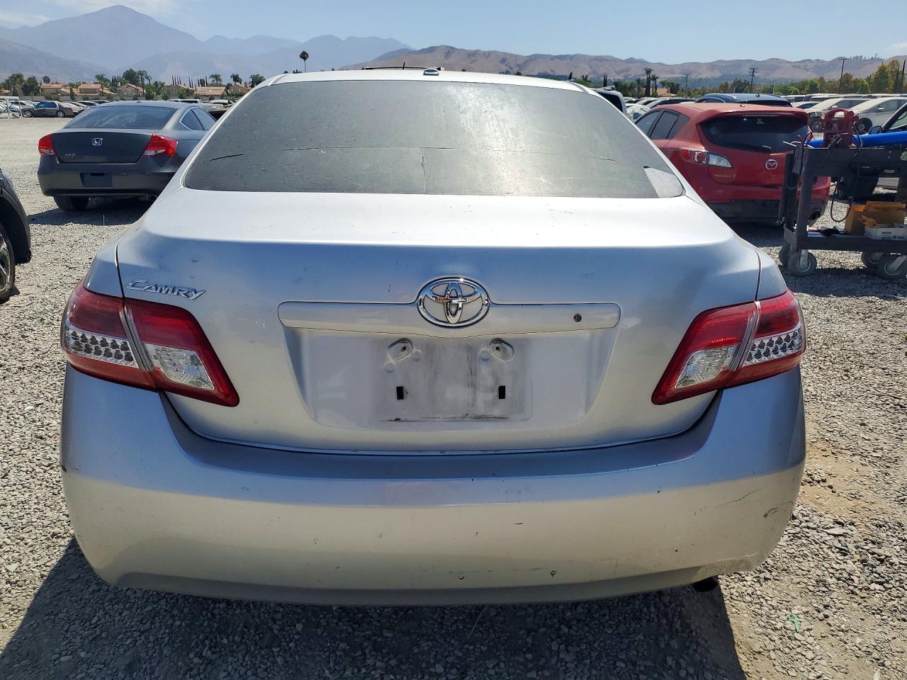 2011 Toyota Camry Base Серебряный vin: 4T4BF3EK7BR120460