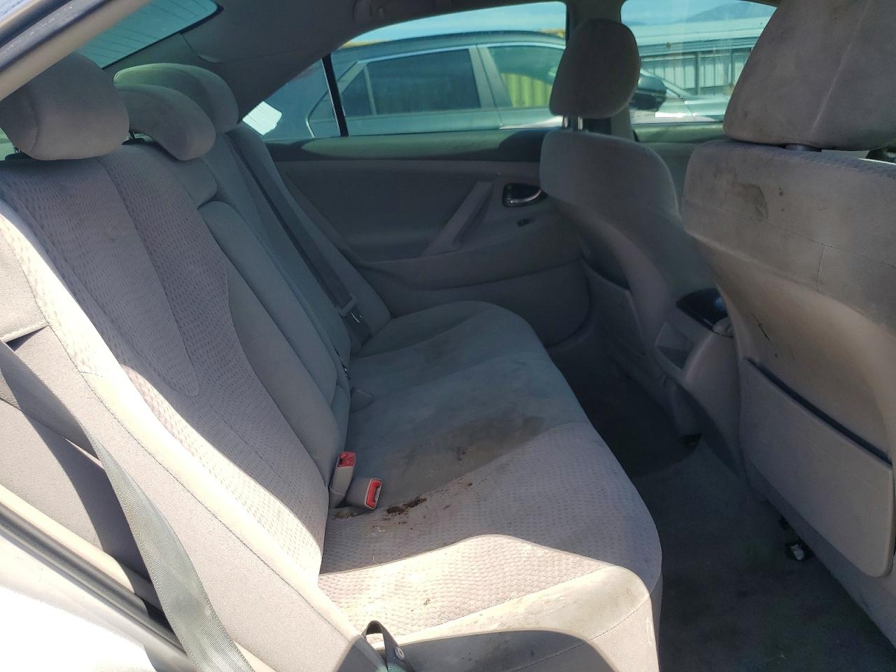 2011 Toyota Camry Base Серебряный vin: 4T4BF3EK7BR120460