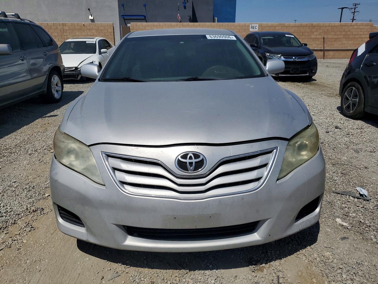 2011 Toyota Camry Base Серебряный vin: 4T4BF3EK7BR120460