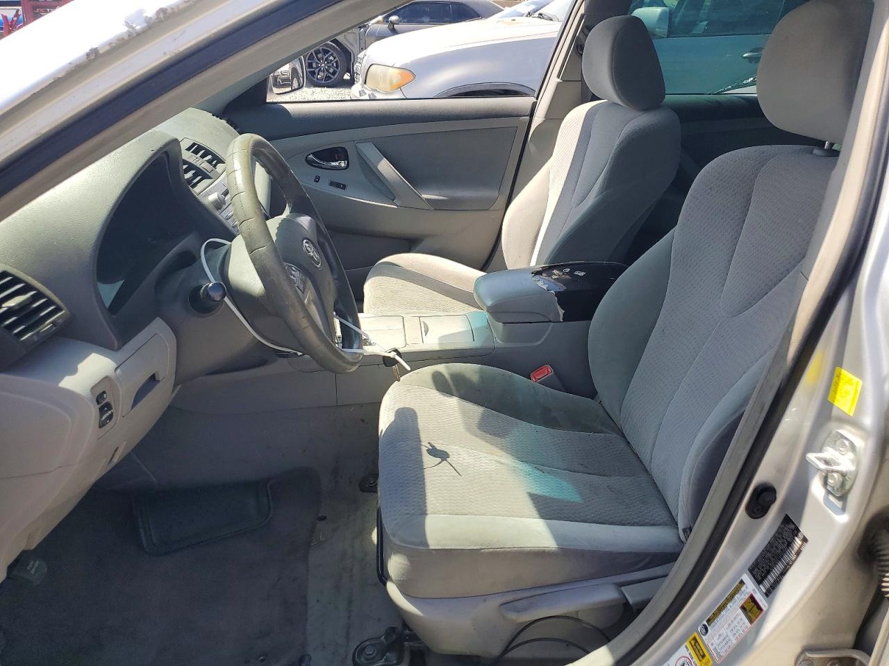 2011 Toyota Camry Base Серебряный vin: 4T4BF3EK7BR120460