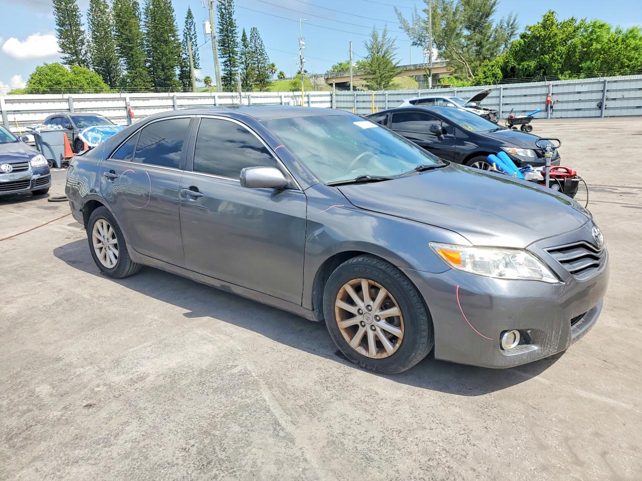 2011 Toyota Camry Xle Gray vin: 4T4BF3EK7BR126954