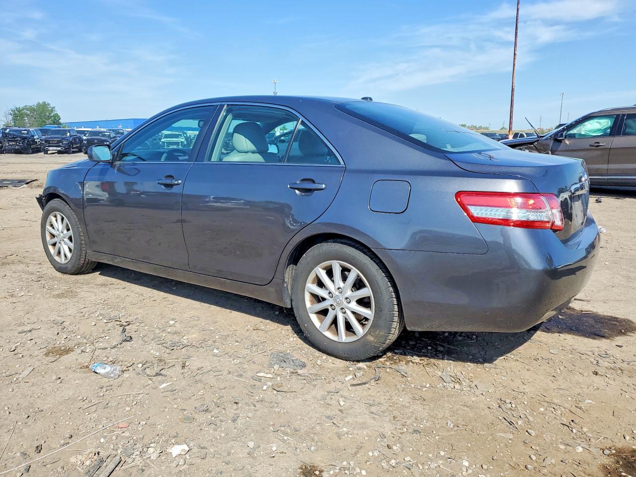 2011 Toyota Camry Xle Gray vin: 4T4BF3EK7BR132382