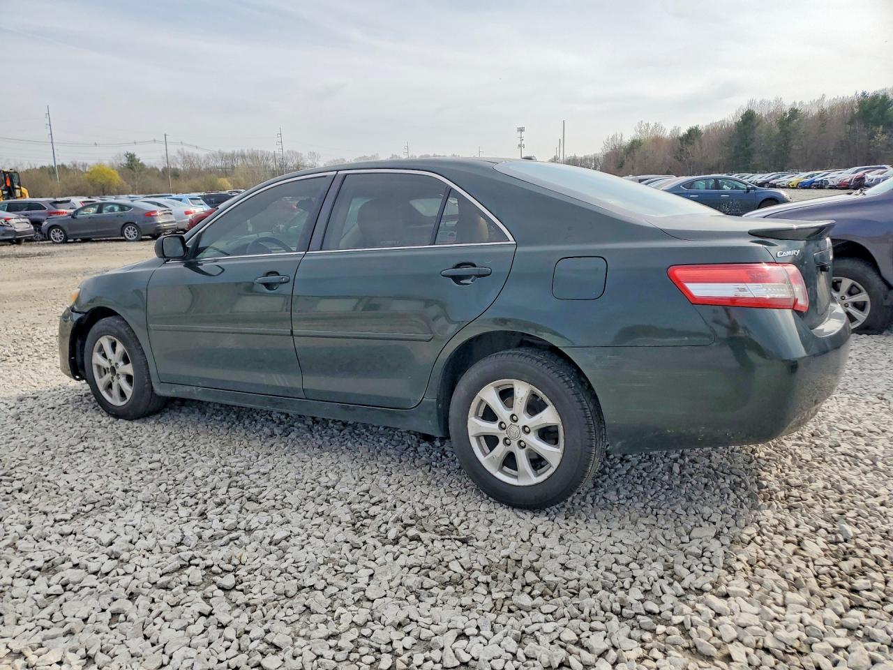 2011 Toyota Camry Le Зеленый vin: 4T4BF3EK7BR136710