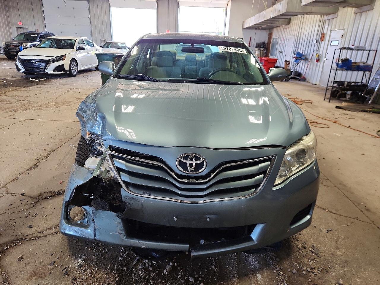 2011 Toyota Camry Le Turquoise vin: 4T4BF3EK7BR144063