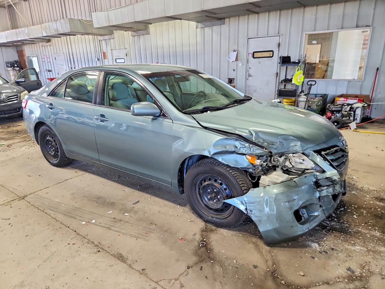2011 Toyota Camry Le Turquoise vin: 4T4BF3EK7BR144063