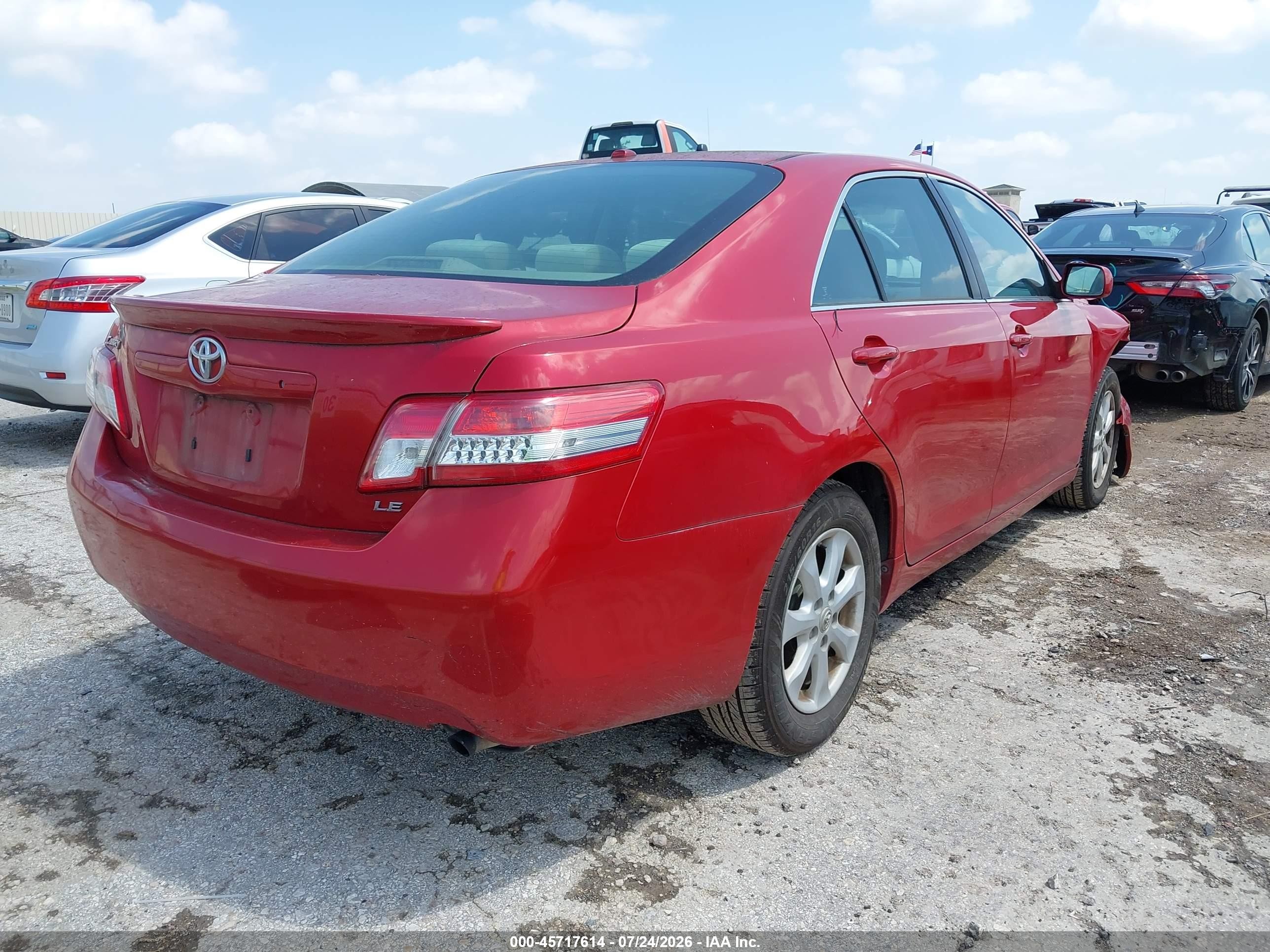 2011 Toyota Camry Le Red vin: 4T4BF3EK7BR157427
