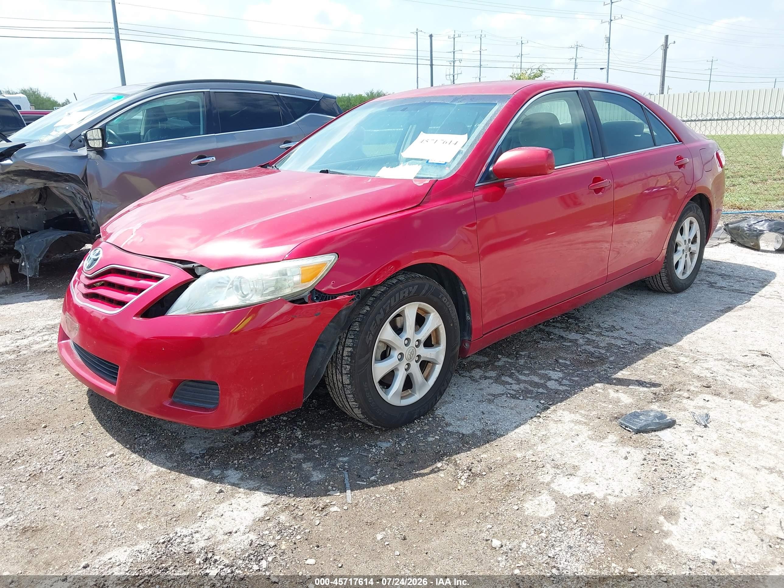 2011 Toyota Camry Le Red vin: 4T4BF3EK7BR157427