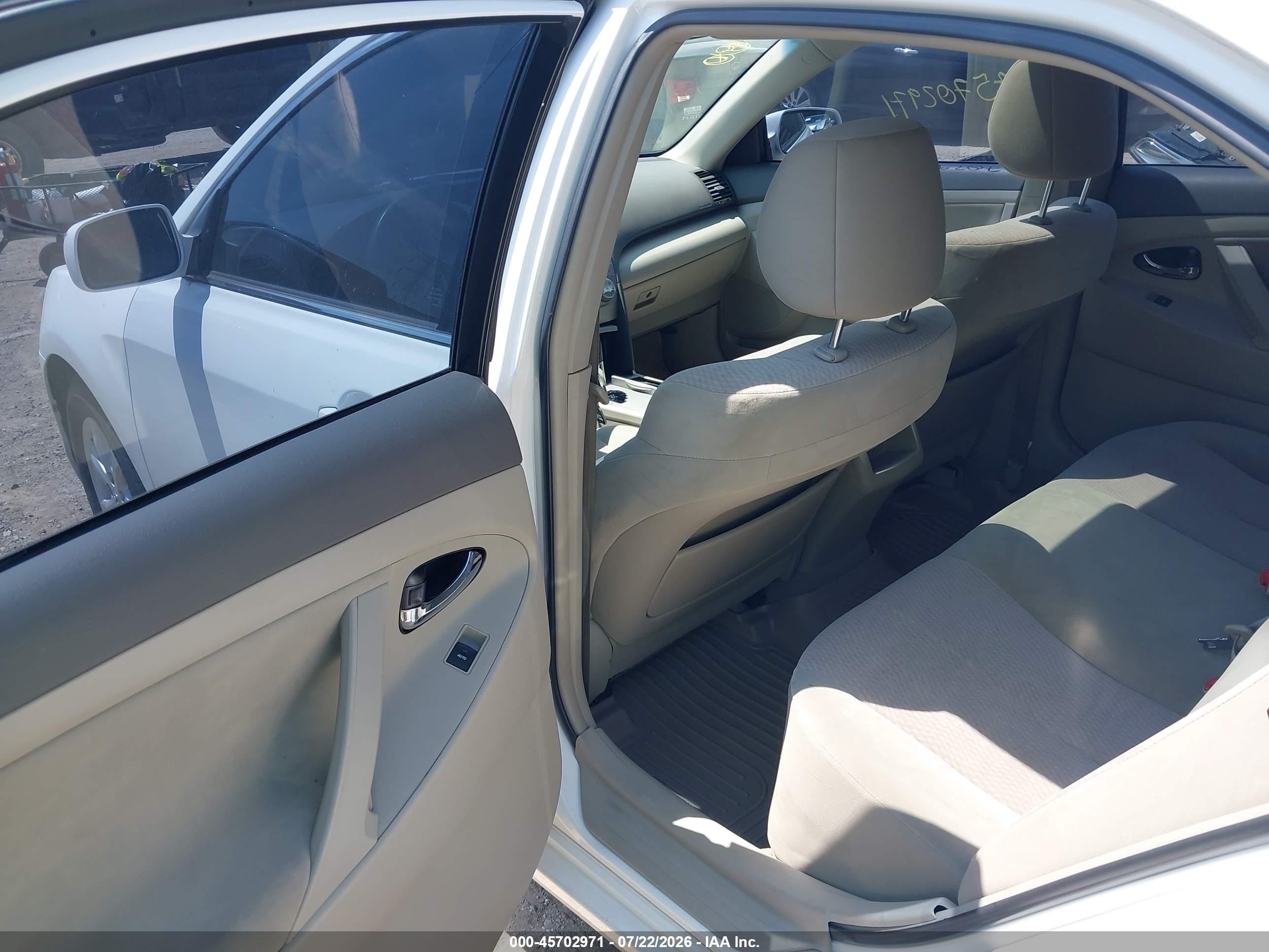 2011 Toyota Camry Le White vin: 4T4BF3EK7BR159663