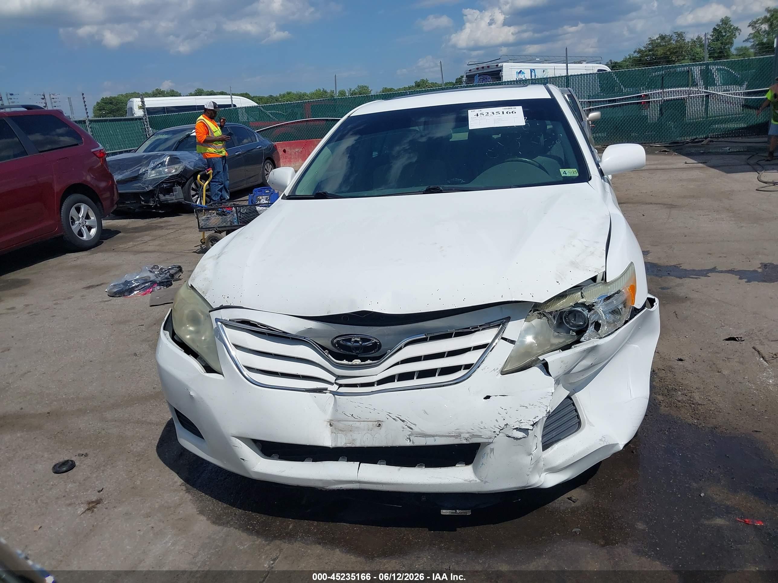 2011 Toyota Camry Le White vin: 4T4BF3EK7BR161865
