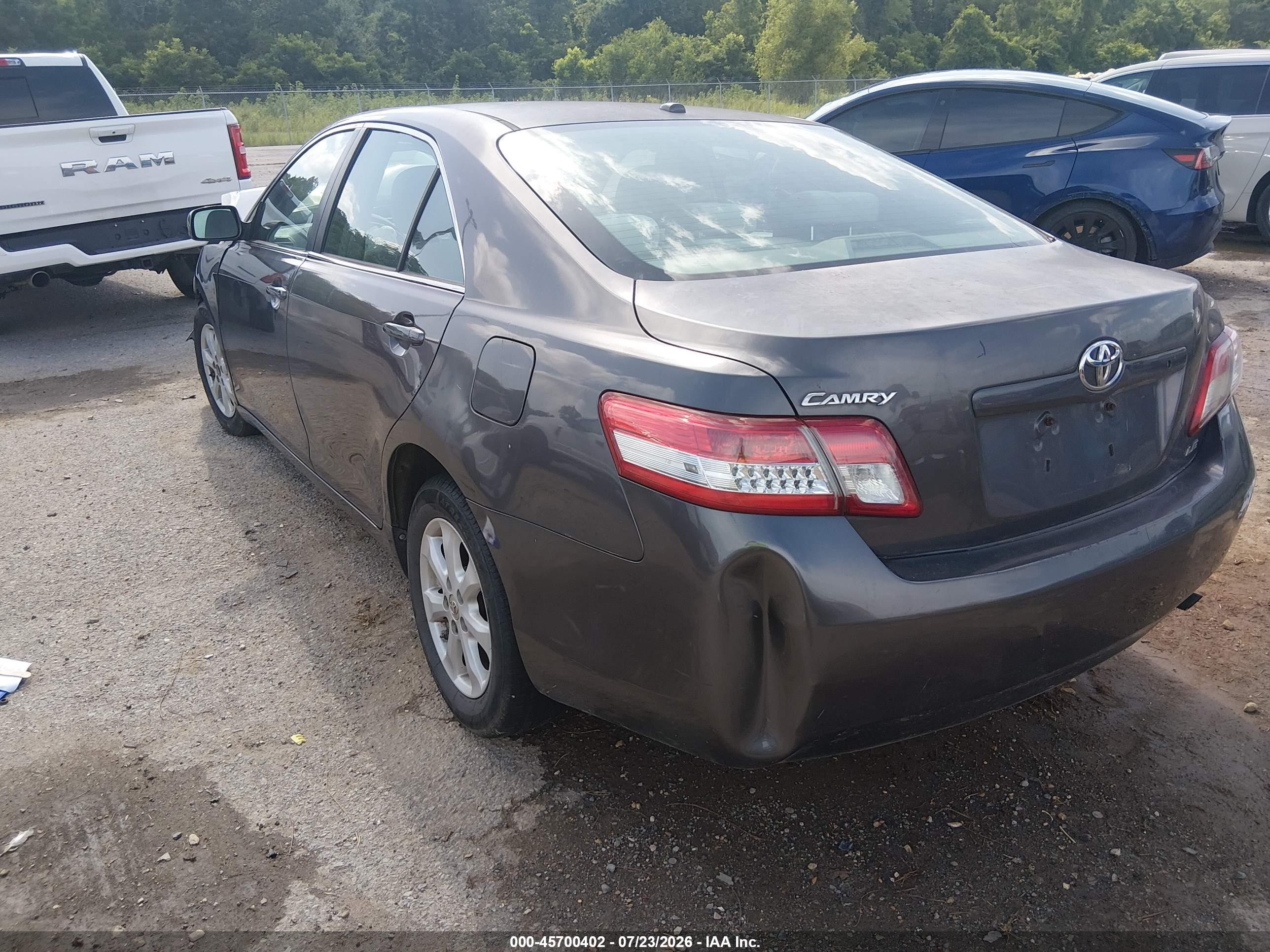 2011 Toyota Camry Le Gray vin: 4T4BF3EK7BR162787