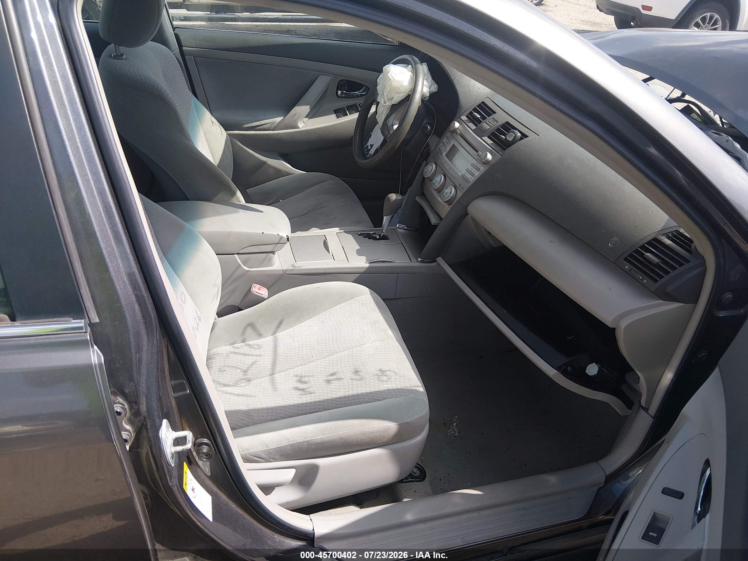 2011 Toyota Camry Le Gray vin: 4T4BF3EK7BR162787