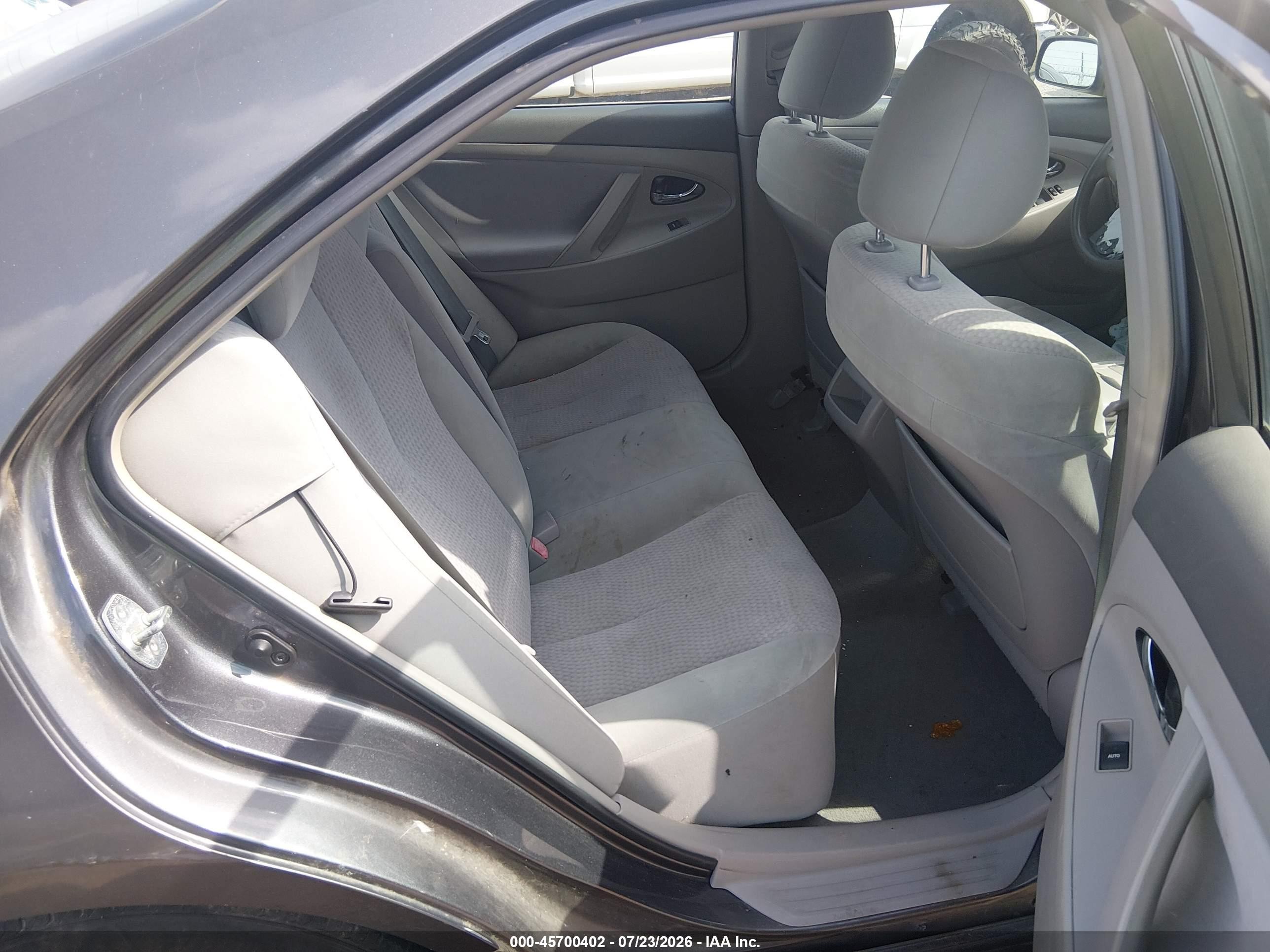 2011 Toyota Camry Le Gray vin: 4T4BF3EK7BR162787