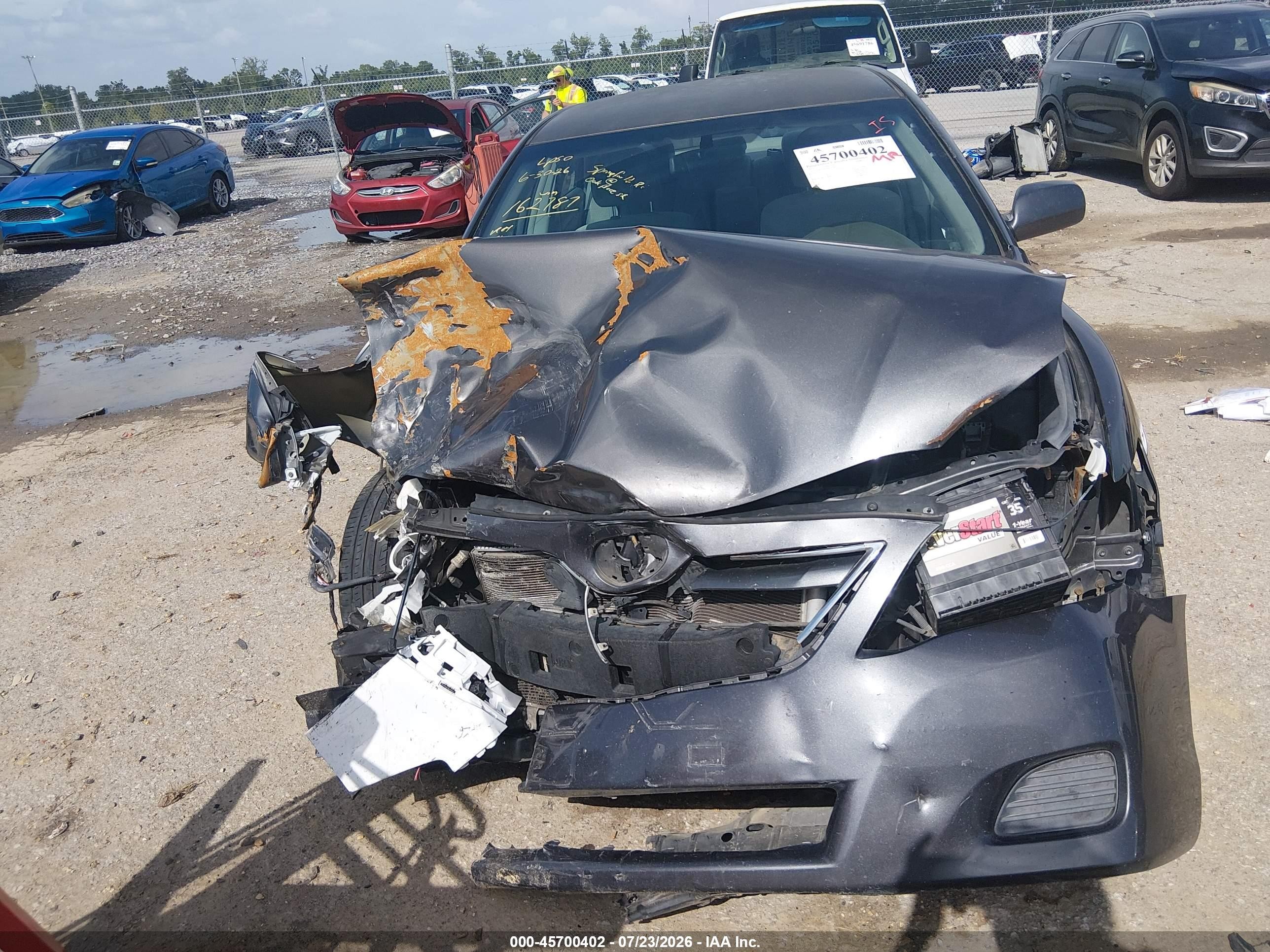 2011 Toyota Camry Le Gray vin: 4T4BF3EK7BR162787