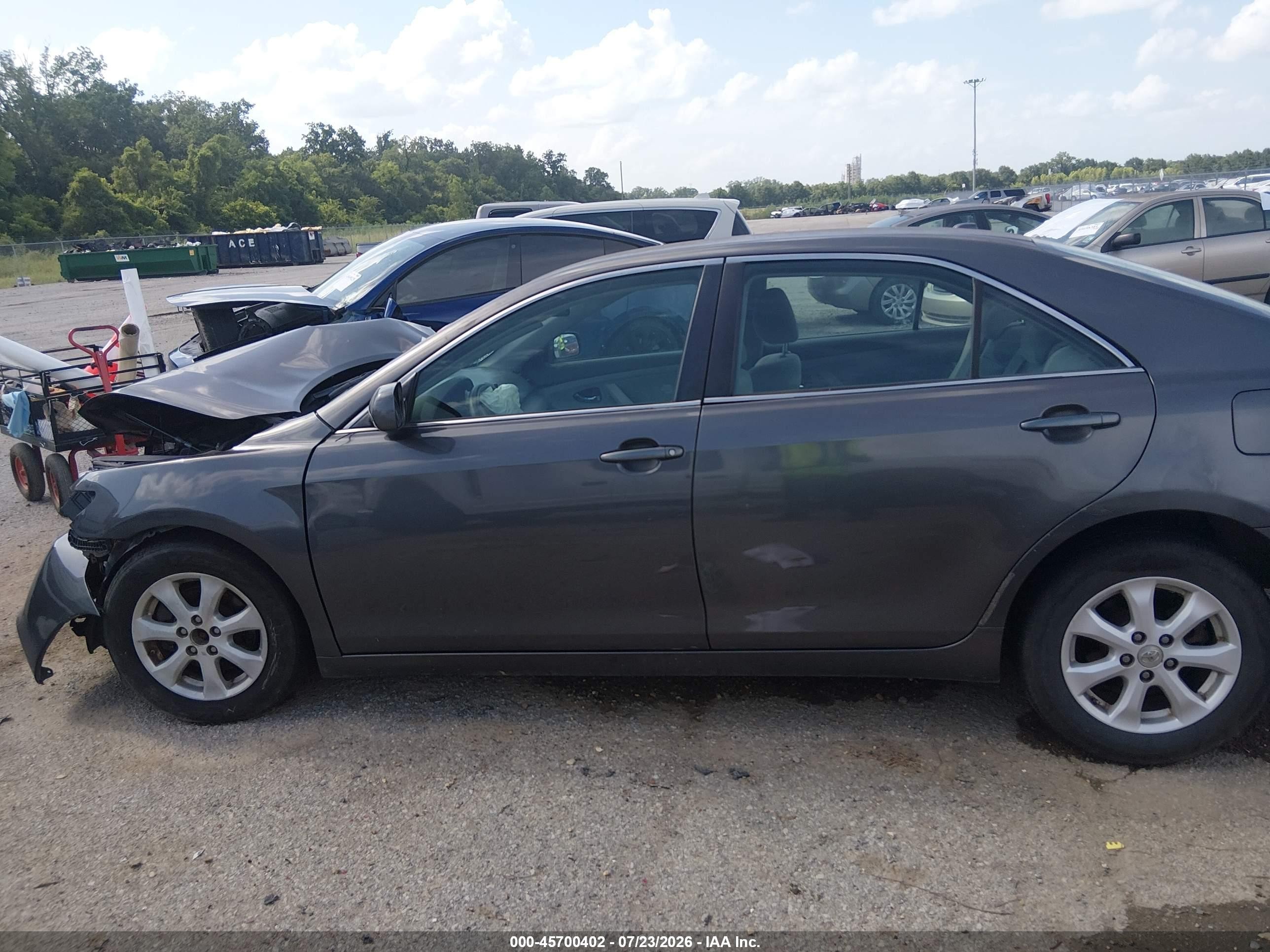 2011 Toyota Camry Le Gray vin: 4T4BF3EK7BR162787