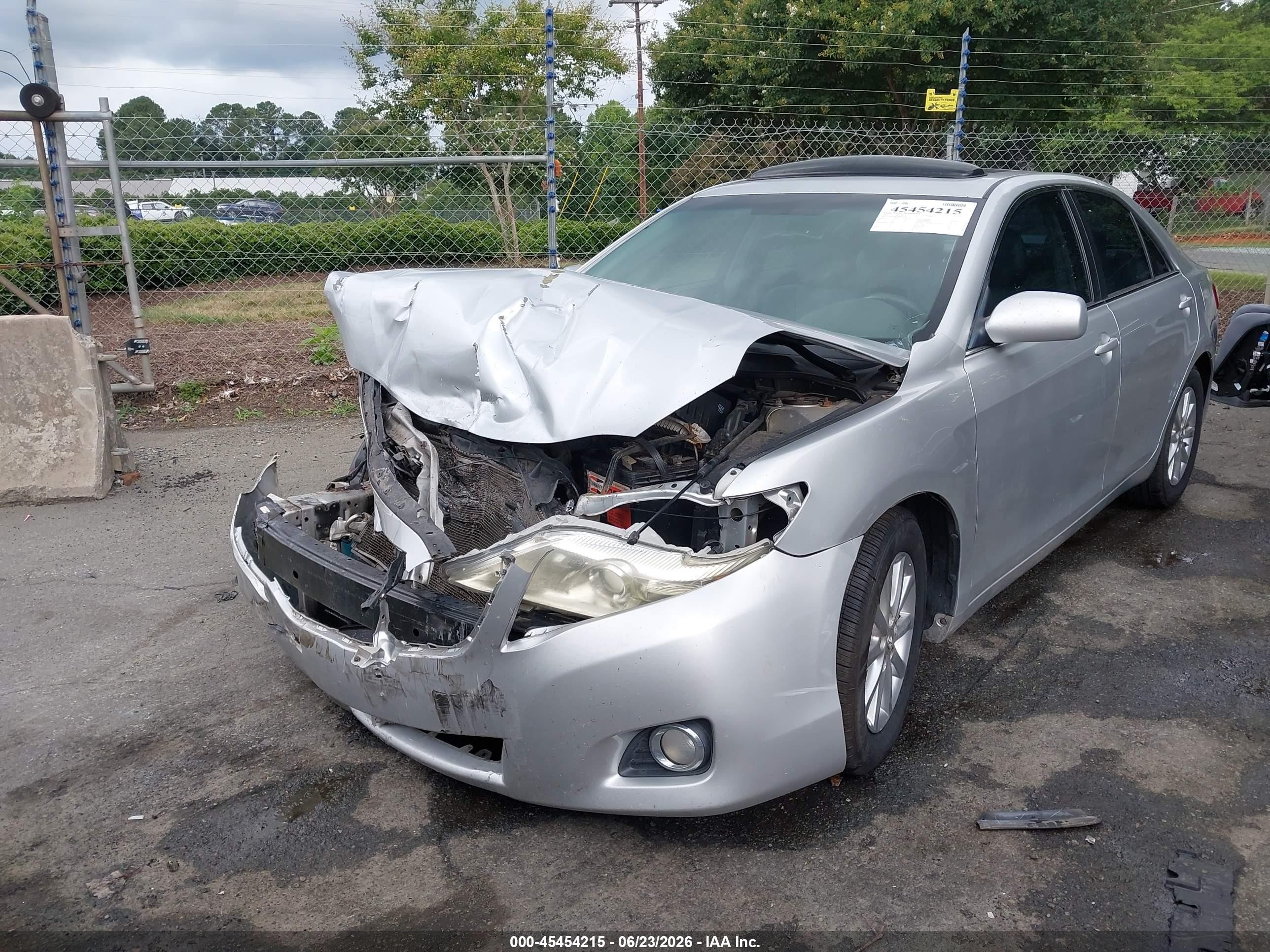 2011 Toyota Camry Xle Silver vin: 4T4BF3EK7BR180478