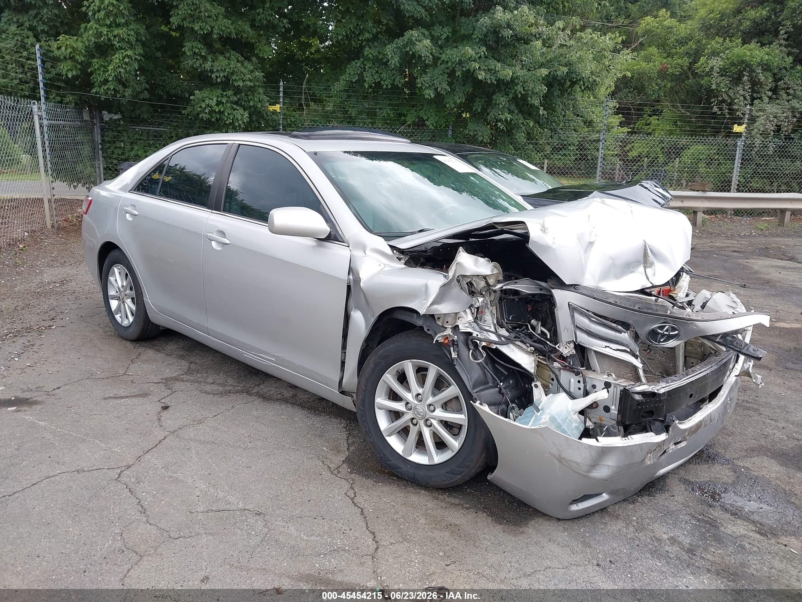 2011 Toyota Camry Xle Silver vin: 4T4BF3EK7BR180478