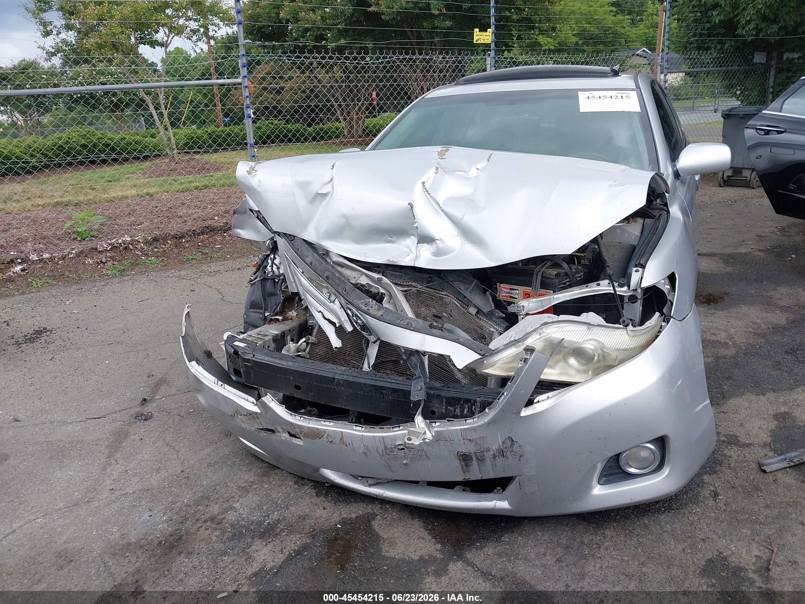 2011 Toyota Camry Xle Silver vin: 4T4BF3EK7BR180478