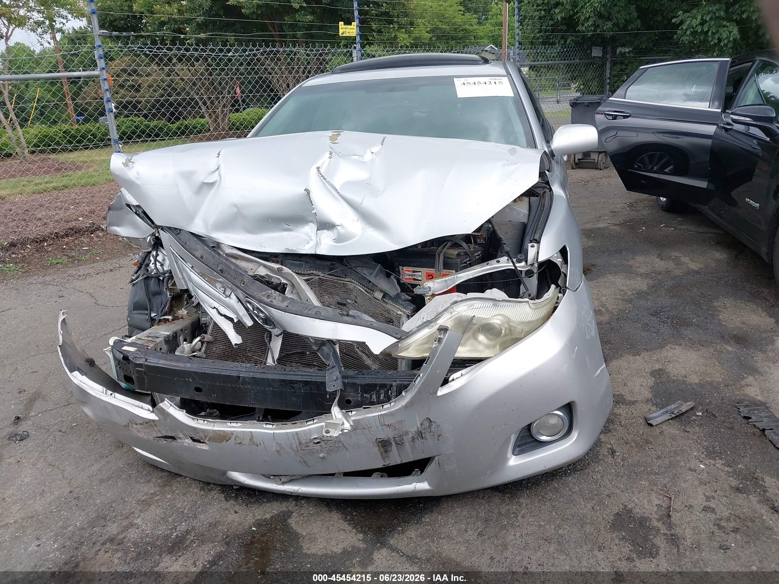 2011 Toyota Camry Xle Silver vin: 4T4BF3EK7BR180478