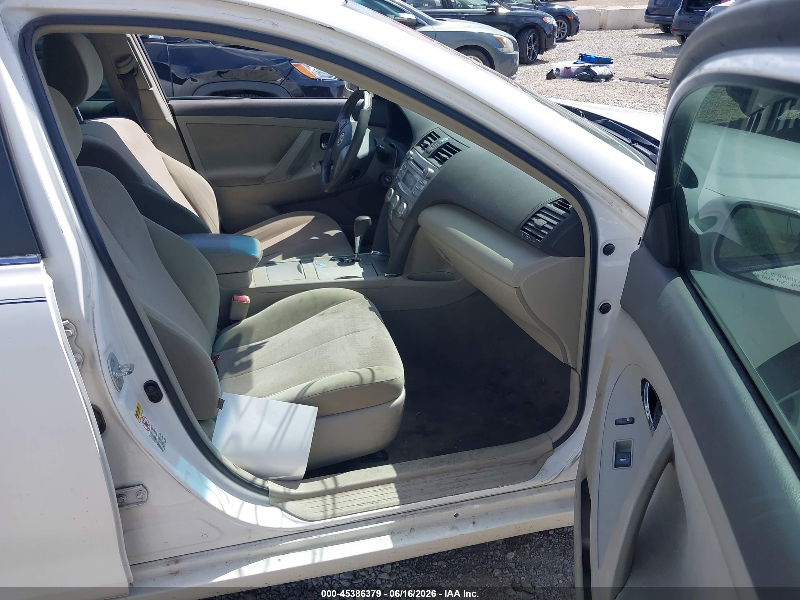 2011 Toyota Camry Le Белый vin: 4T4BF3EK7BR183820