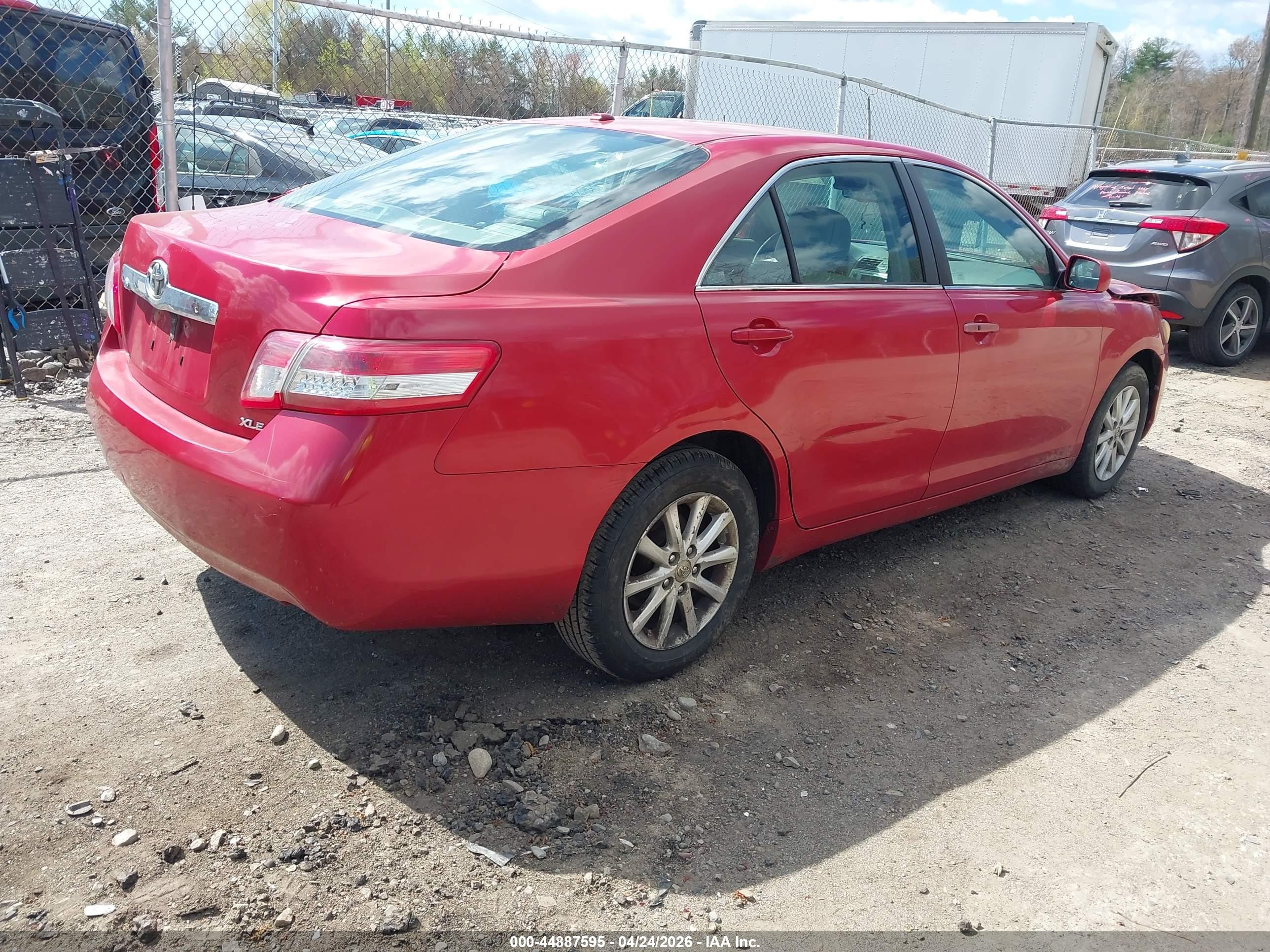 2011 Toyota Camry Xle Red vin: 4T4BF3EK7BR186328