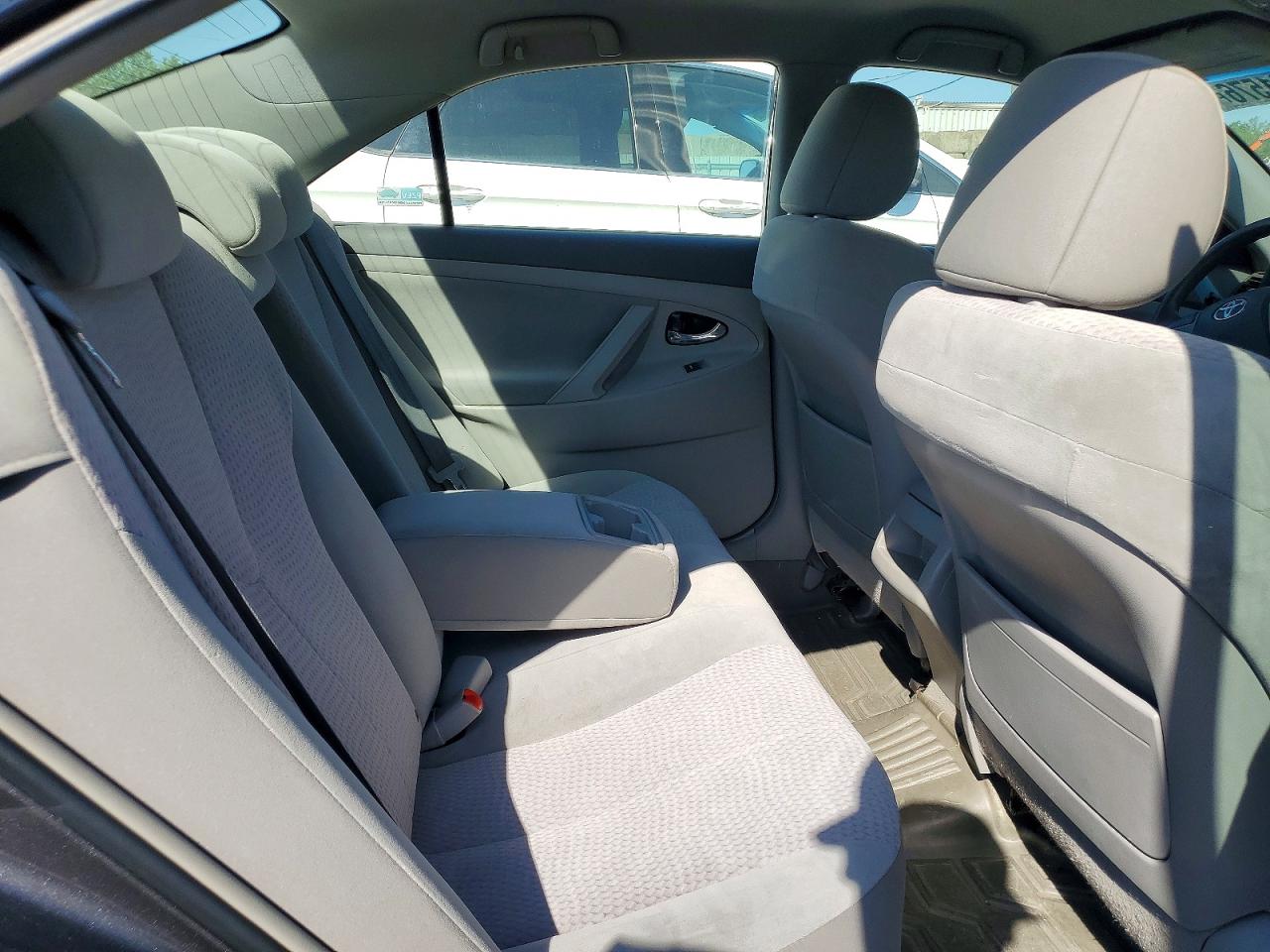 2011 Toyota Camry Le Gray vin: 4T4BF3EK7BR197717