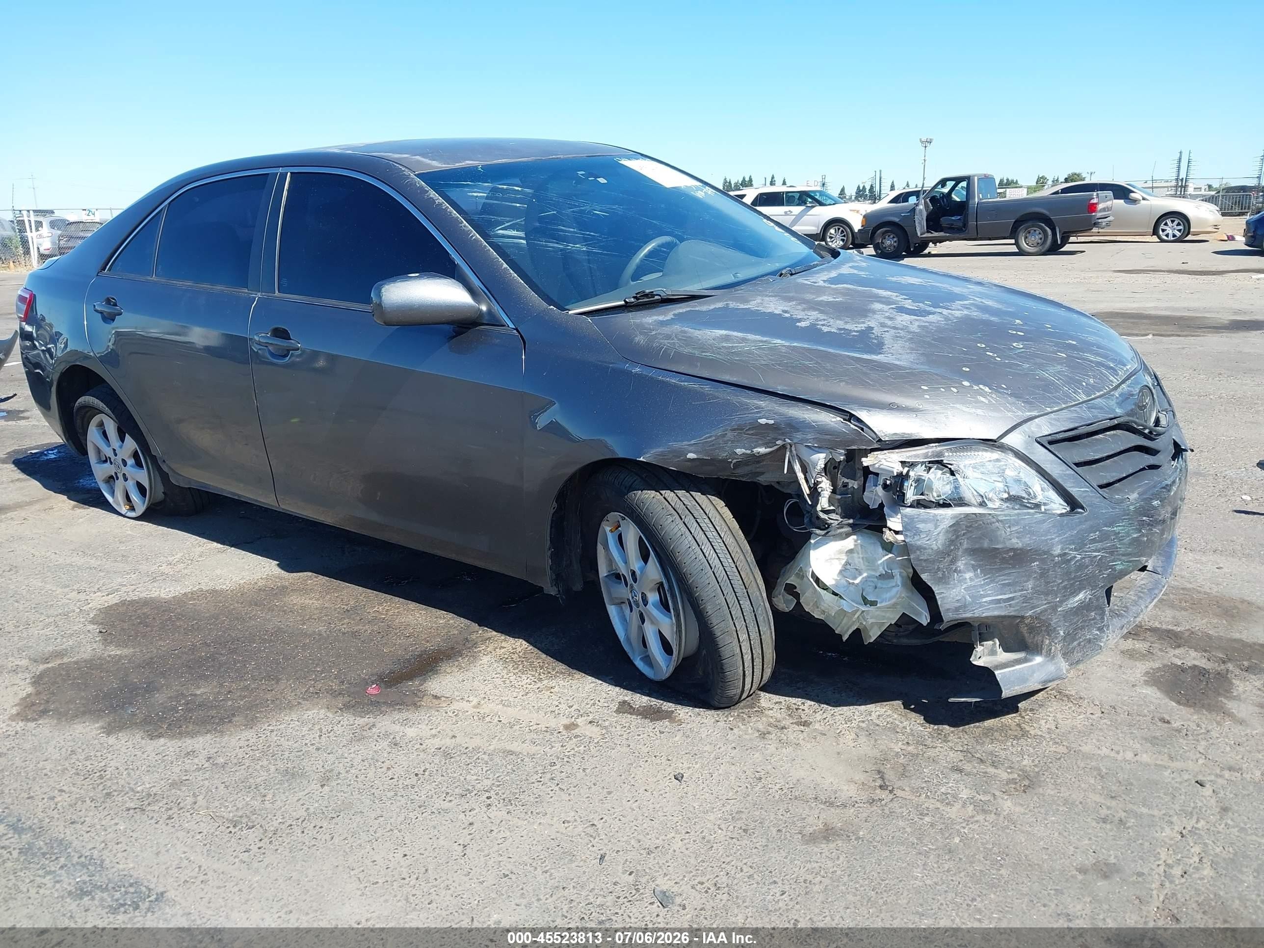 2011 Toyota Camry Le Gray vin: 4T4BF3EK7BR197779