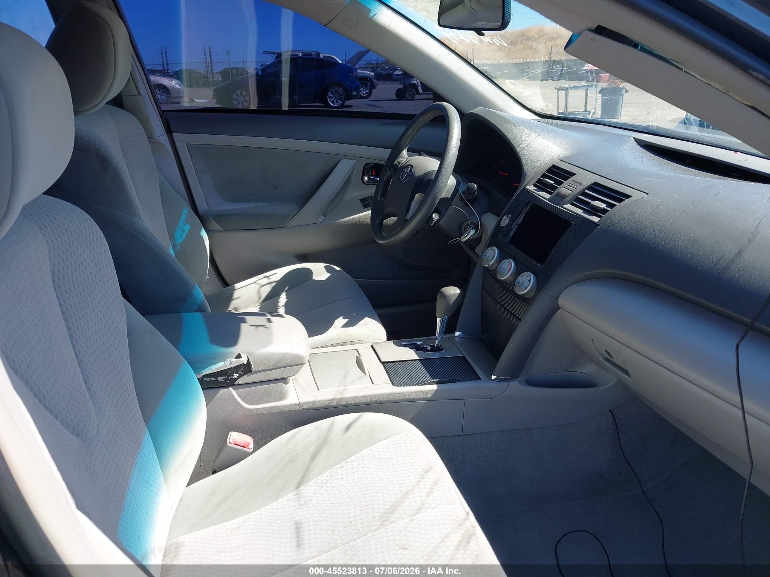 2011 Toyota Camry Le Gray vin: 4T4BF3EK7BR197779