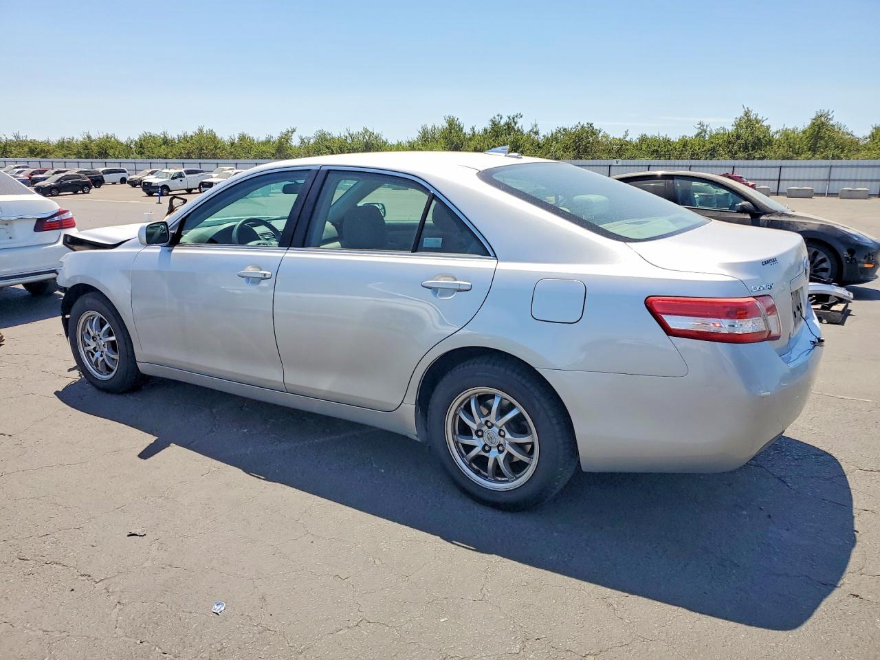 2011 Toyota Camry Le Silver vin: 4T4BF3EK7BR202799