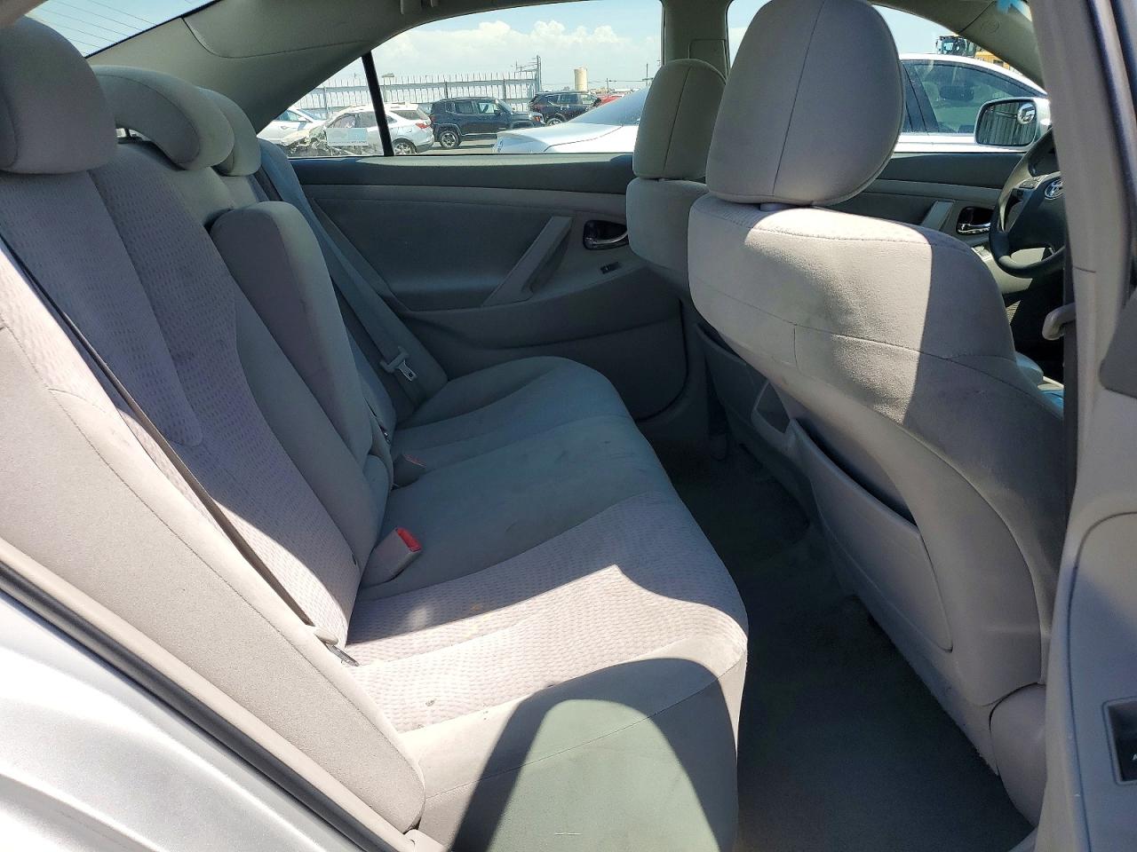 2011 Toyota Camry Le Silver vin: 4T4BF3EK7BR202799