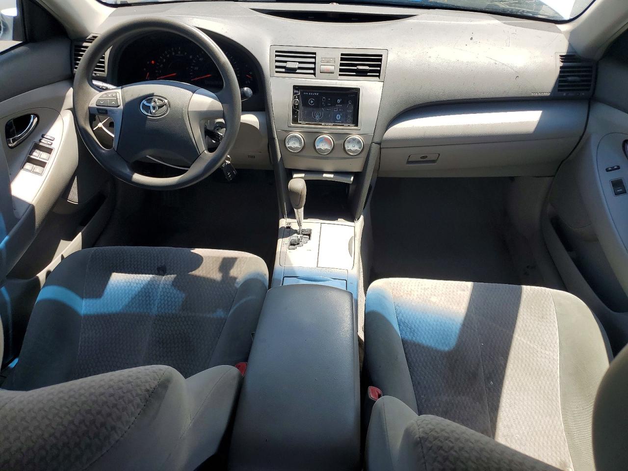 2011 Toyota Camry Le Silver vin: 4T4BF3EK7BR202799