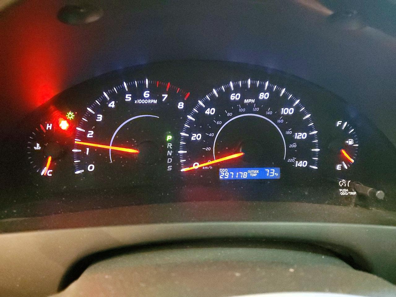 2011 Toyota Camry Le Red vin: 4T4BF3EK7BR218758