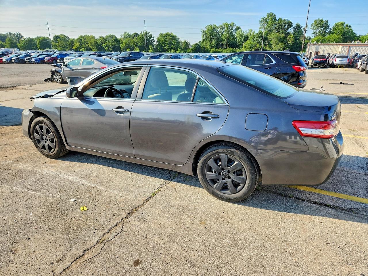 2010 Toyota Camry Le Серебряный vin: 4T4BF3EK8AR001329