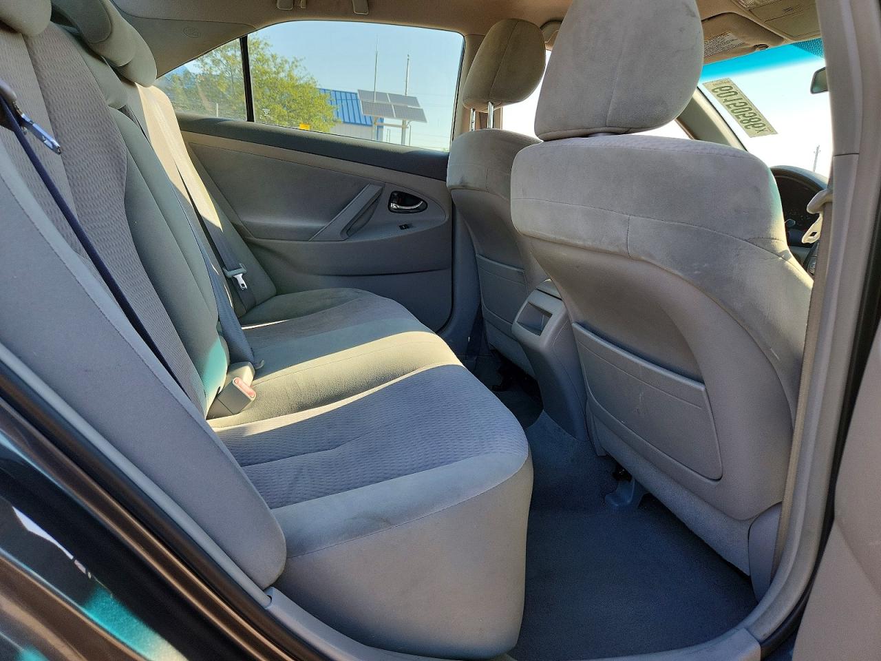 2010 Toyota Camry Le Серебряный vin: 4T4BF3EK8AR001329
