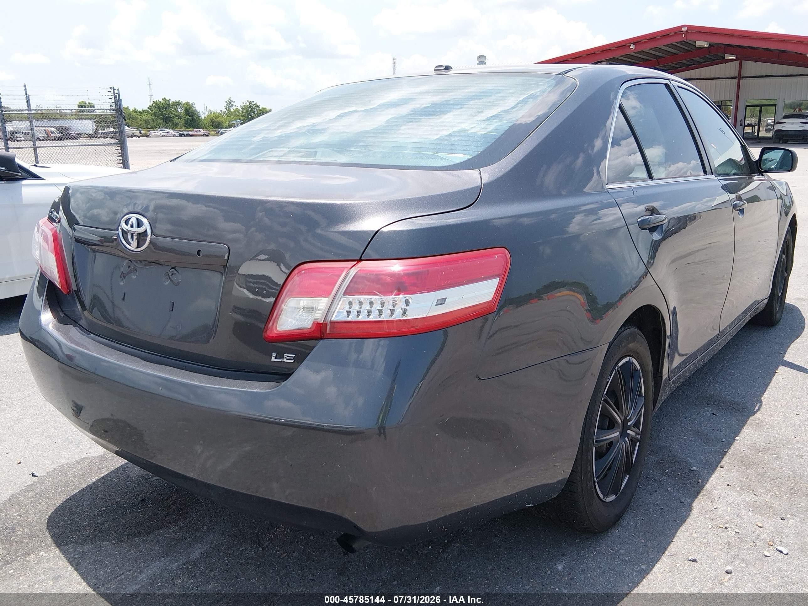 2010 Toyota Camry Le Серый vin: 4T4BF3EK8AR002027