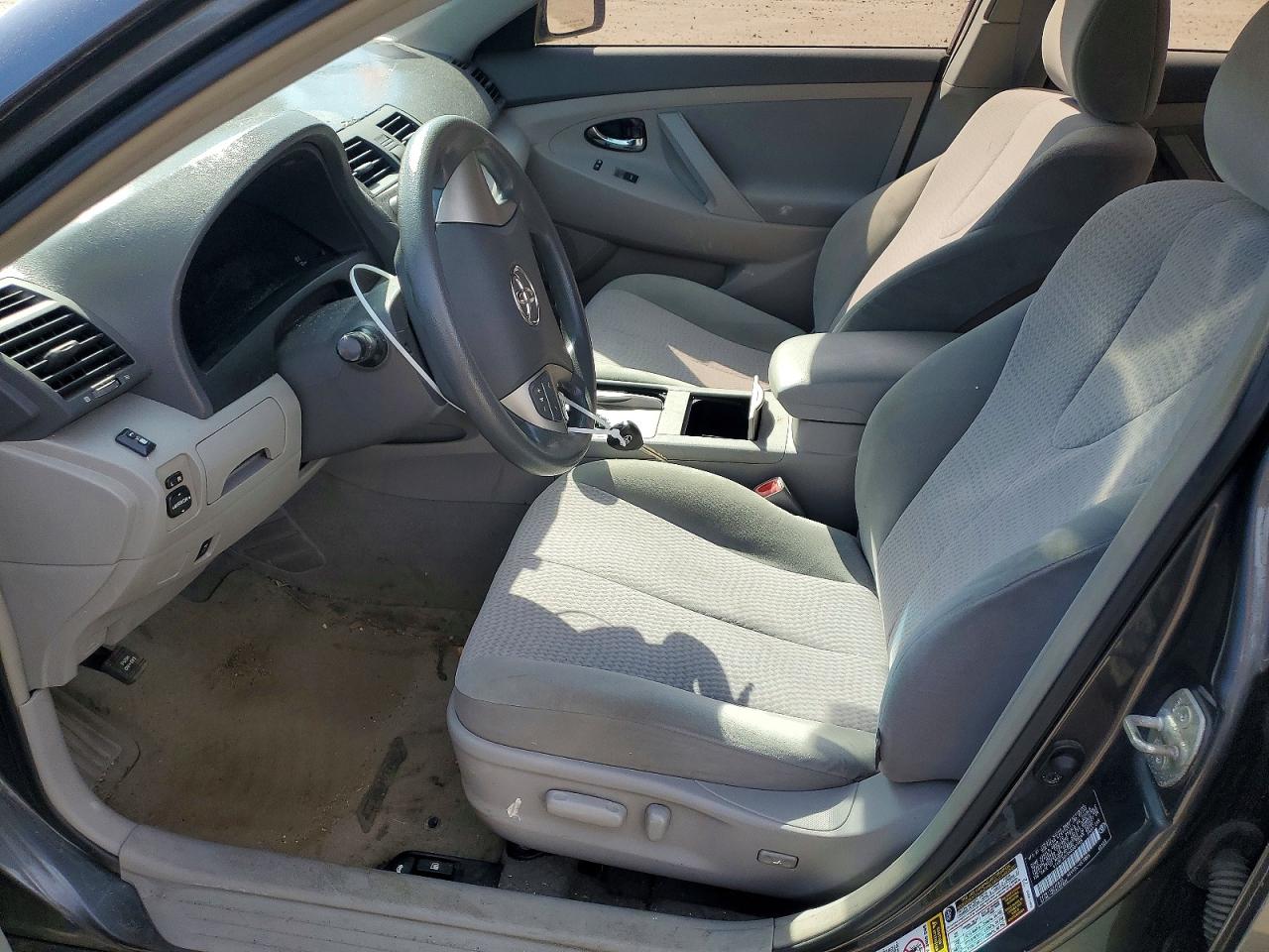 2010 Toyota Camry Le Gray vin: 4T4BF3EK8AR002108