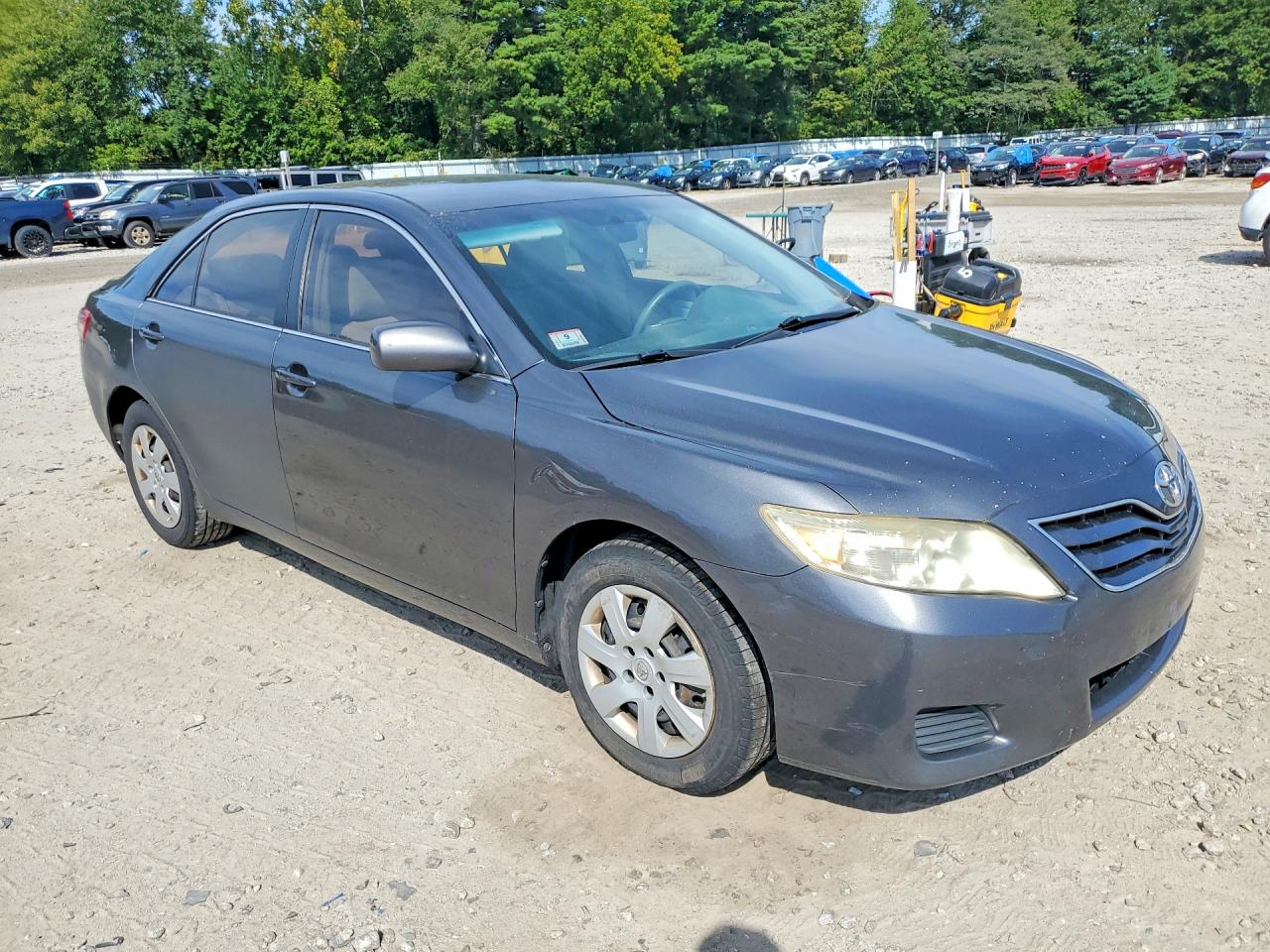 2010 Toyota Camry Le Gray vin: 4T4BF3EK8AR002108