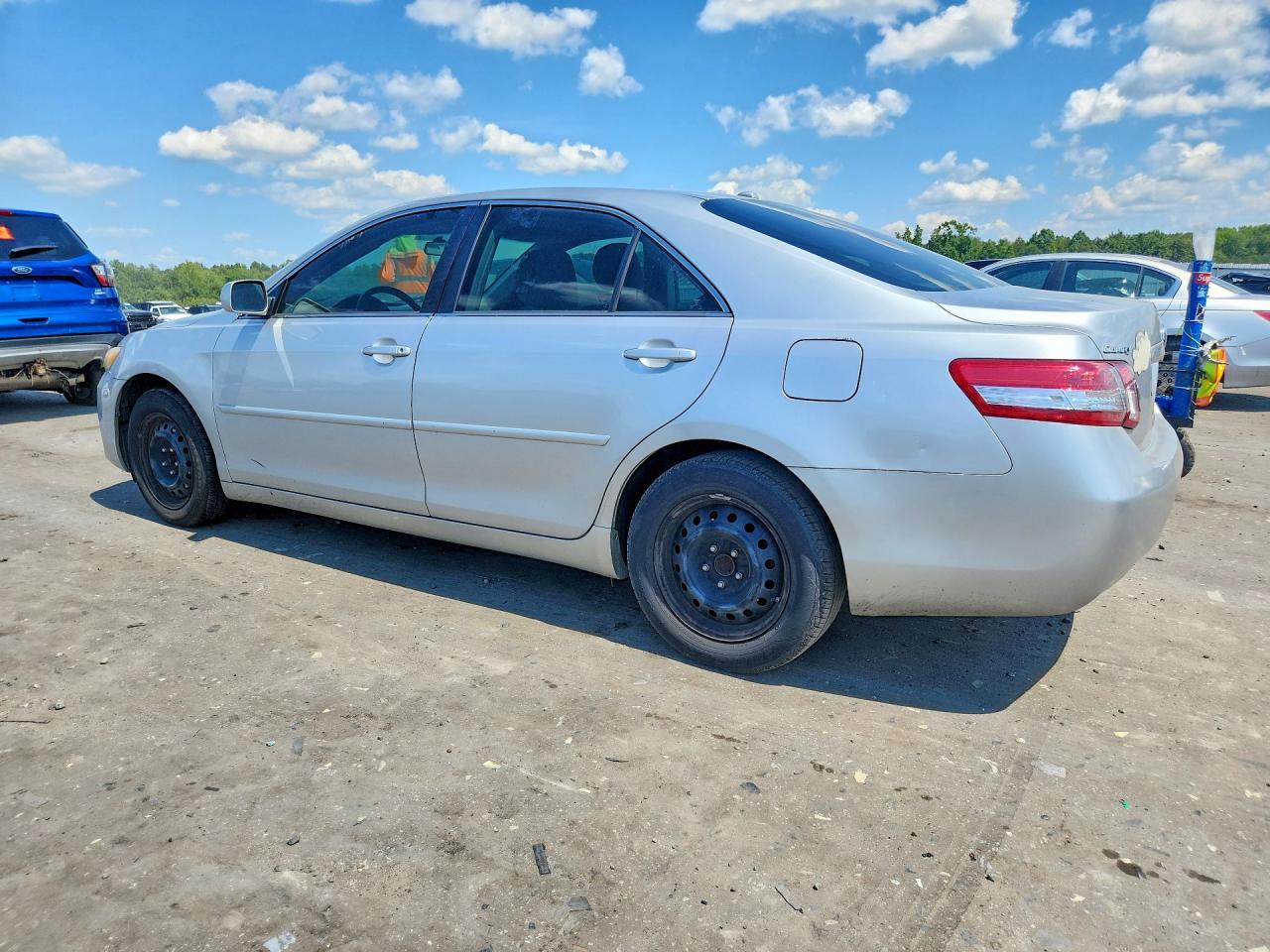 2010 Toyota Camry Le Silver vin: 4T4BF3EK8AR004747