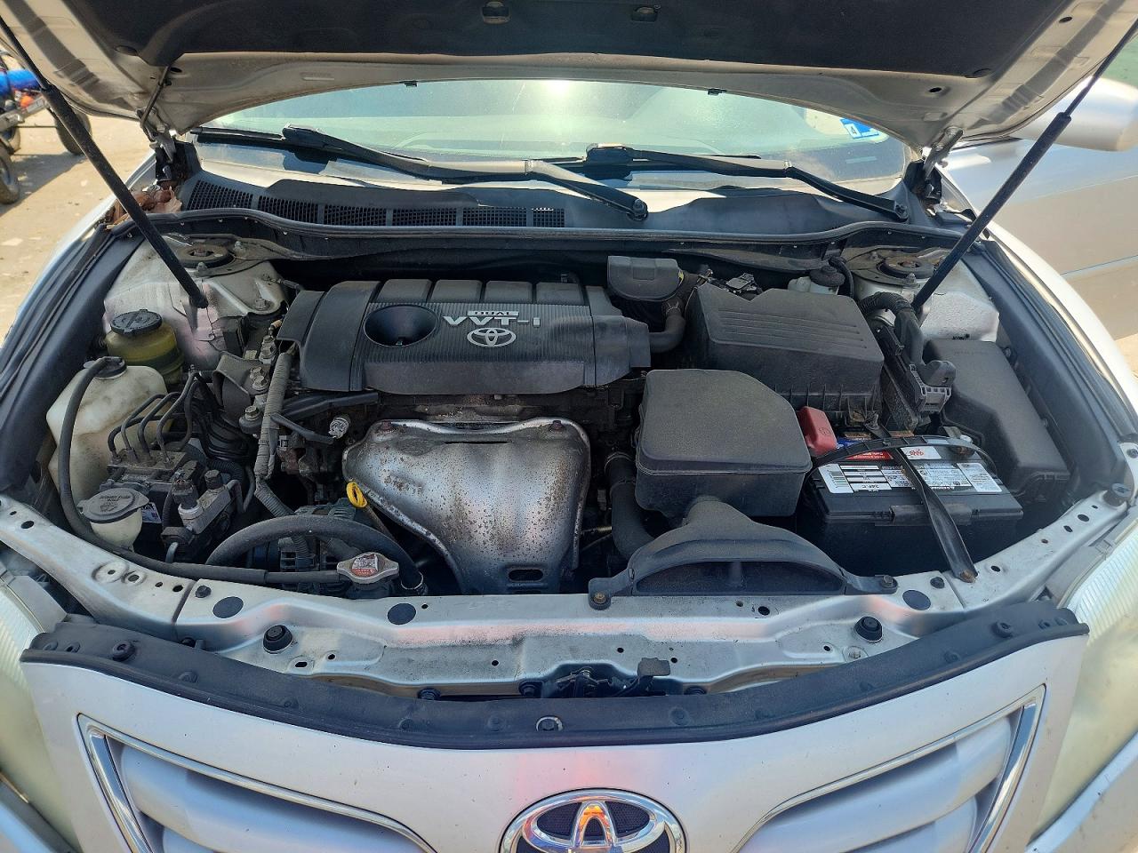2010 Toyota Camry Le Silver vin: 4T4BF3EK8AR004747