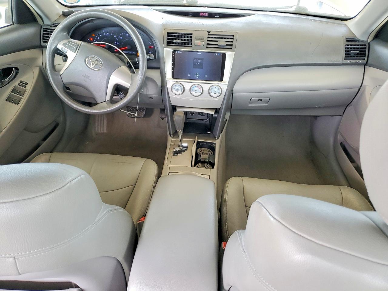 2010 Toyota Camry Le Silver vin: 4T4BF3EK8AR008863