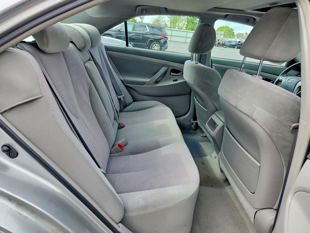 2010 Toyota Camry Silver vin: 4T4BF3EK8AR013688