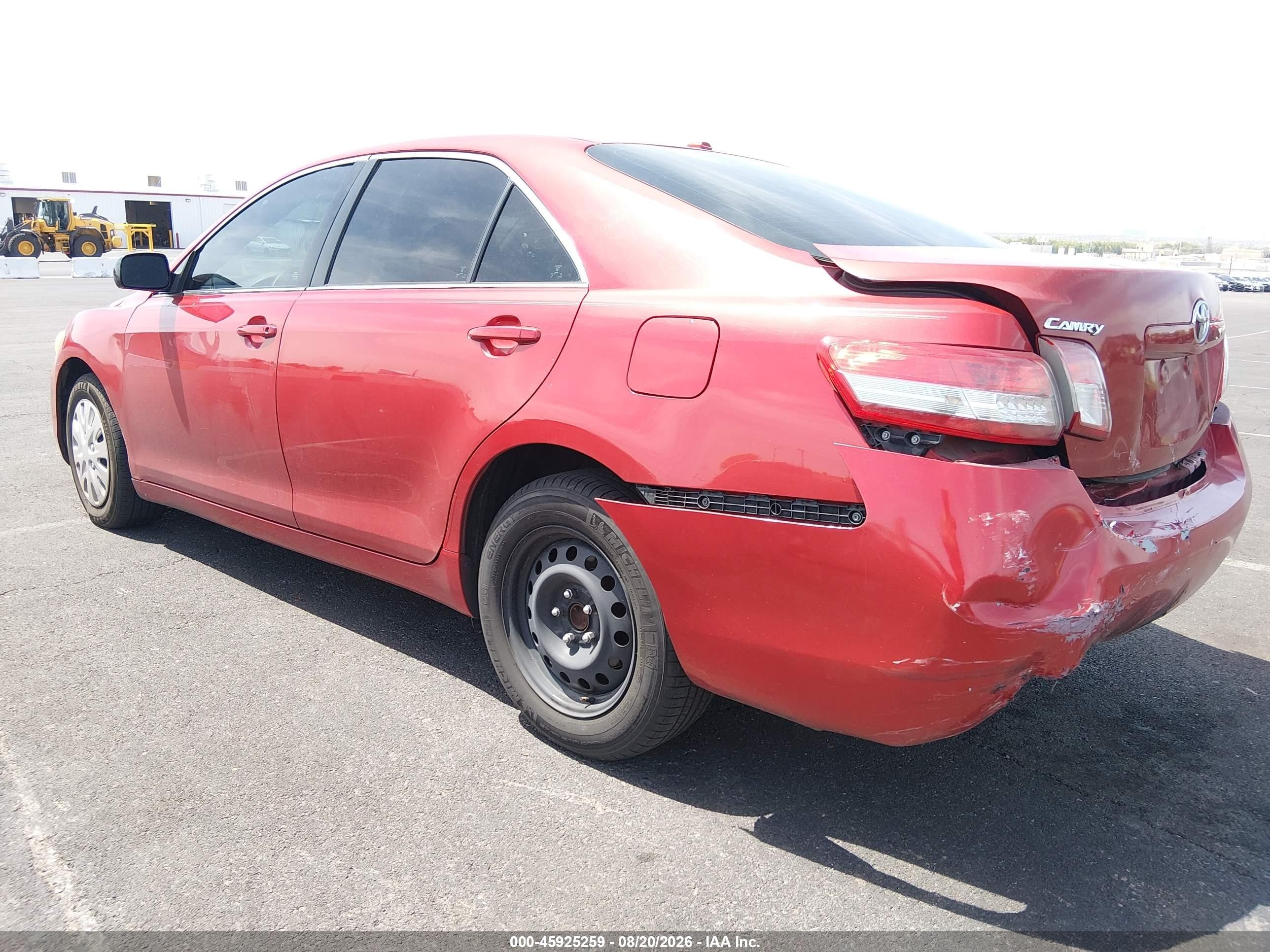 2010 Toyota Camry Le Red vin: 4T4BF3EK8AR013786