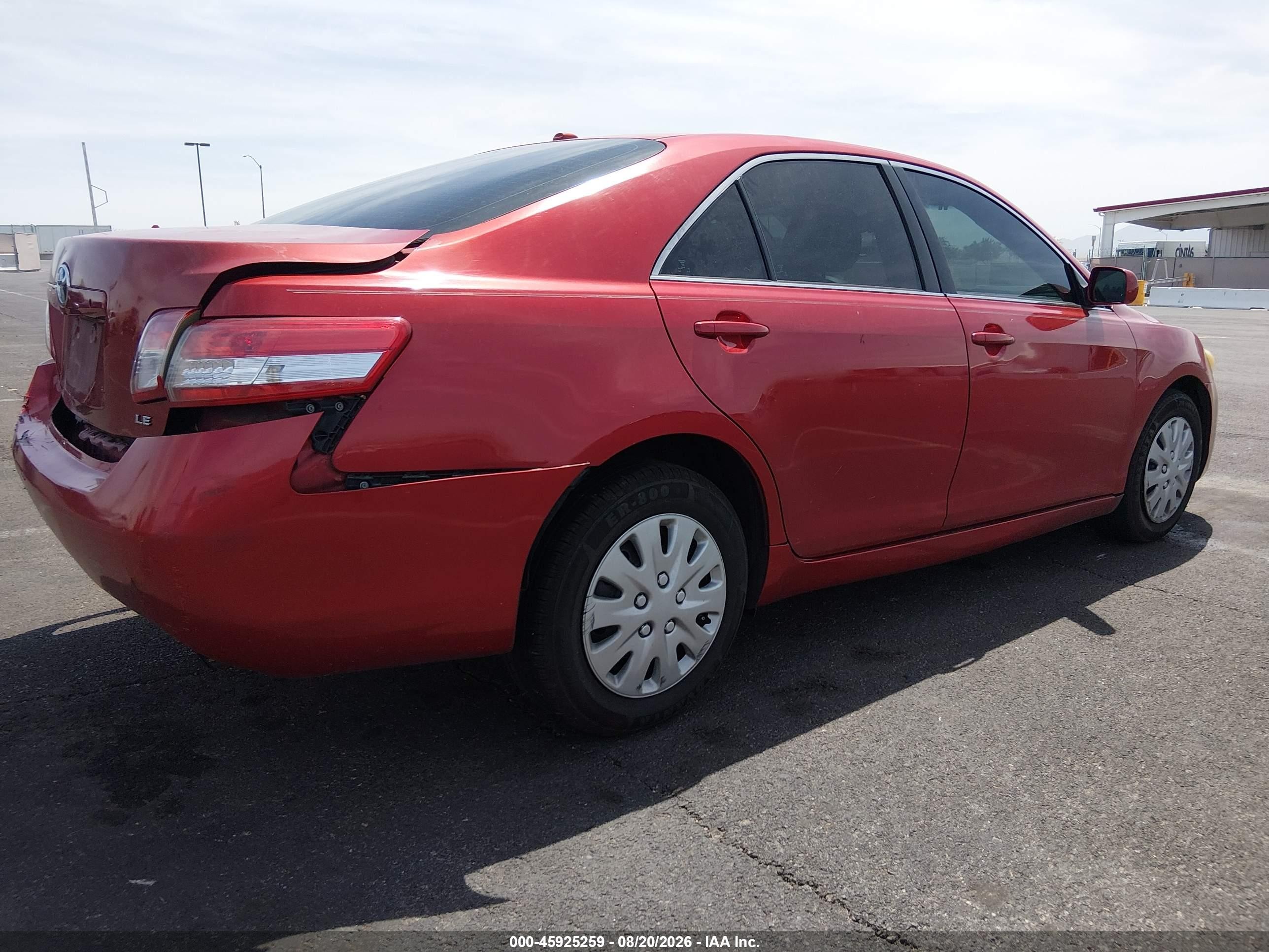2010 Toyota Camry Le Red vin: 4T4BF3EK8AR013786