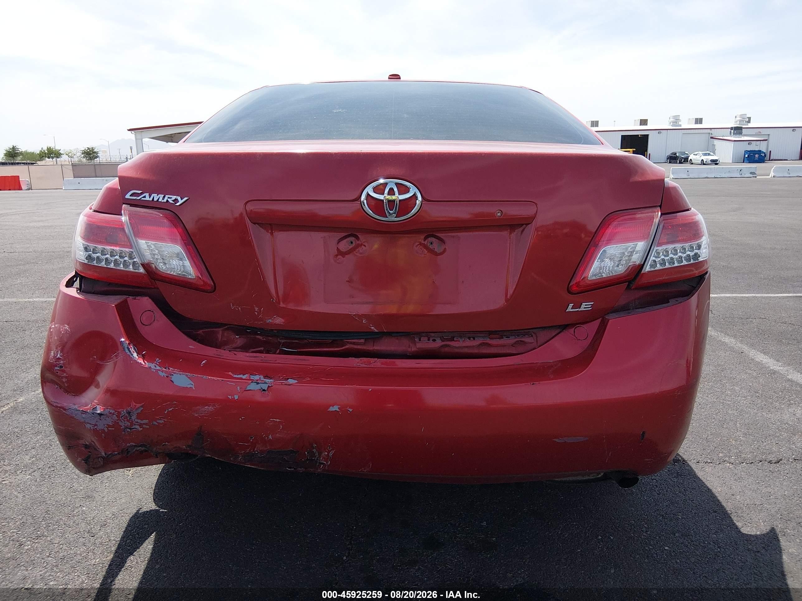 2010 Toyota Camry Le Red vin: 4T4BF3EK8AR013786