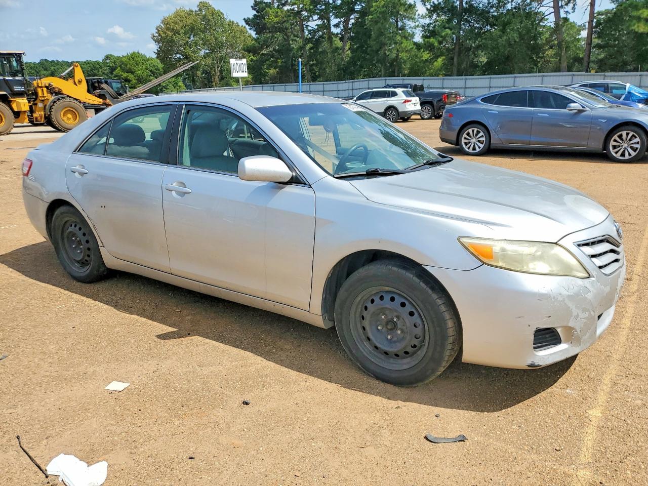 2010 Toyota Camry Le Silver vin: 4T4BF3EK8AR015909
