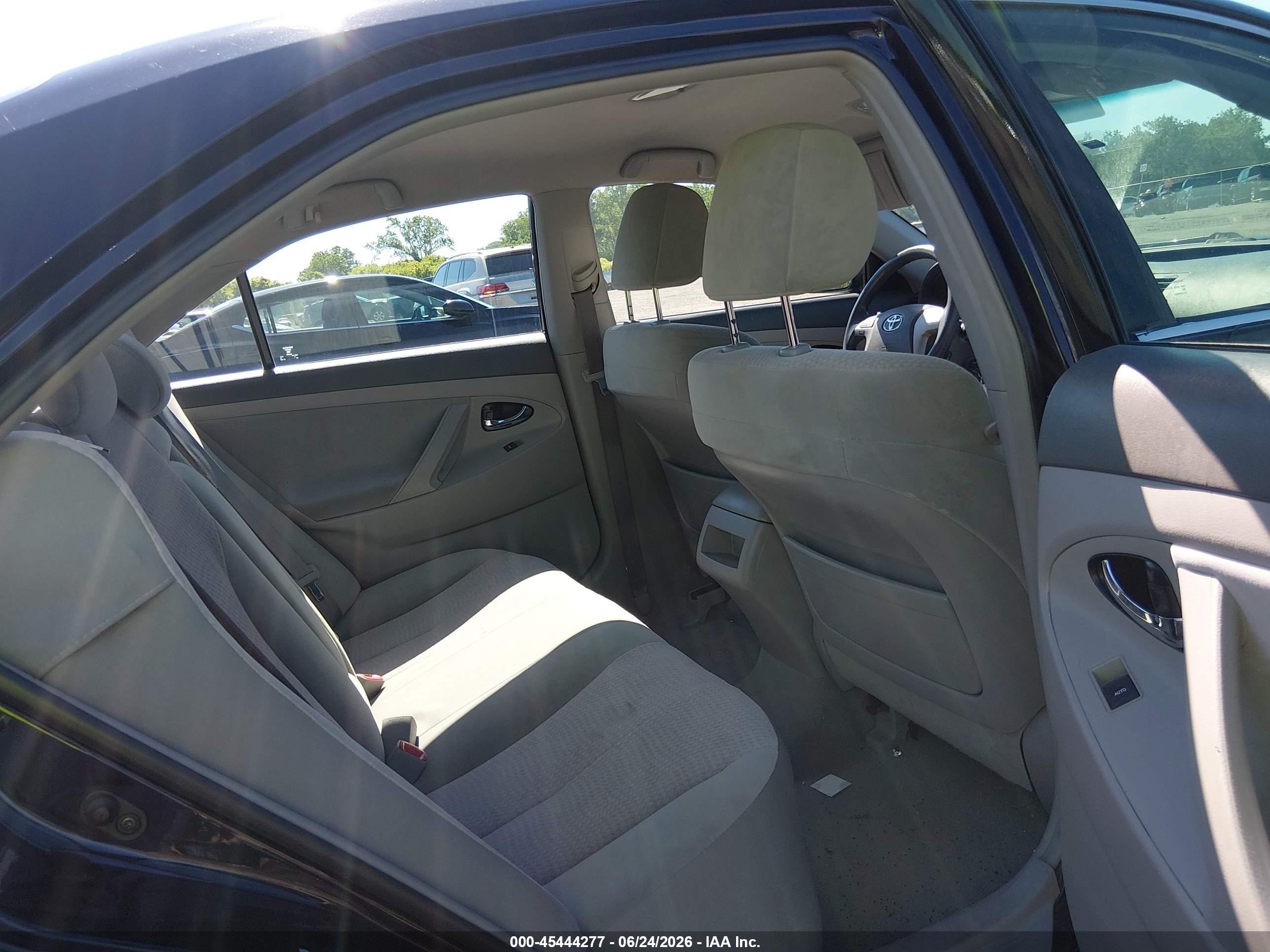 2010 Toyota Camry Le Black vin: 4T4BF3EK8AR018390