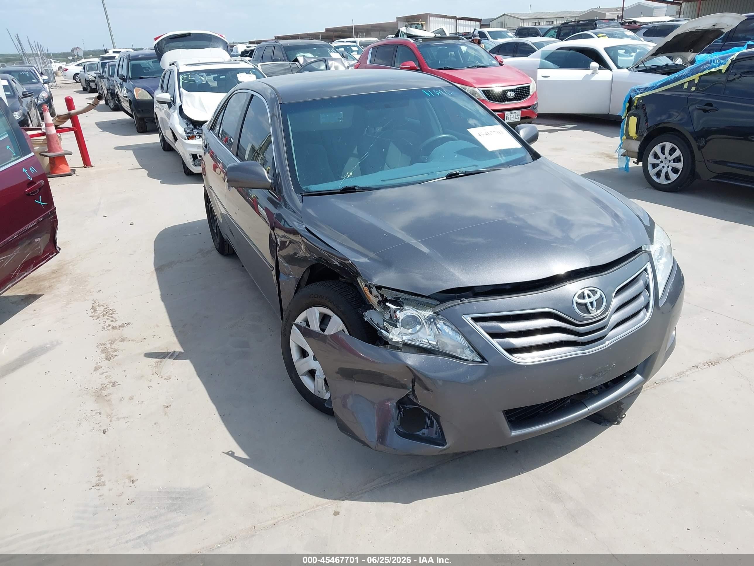 2010 Toyota Camry Le Gray vin: 4T4BF3EK8AR019958